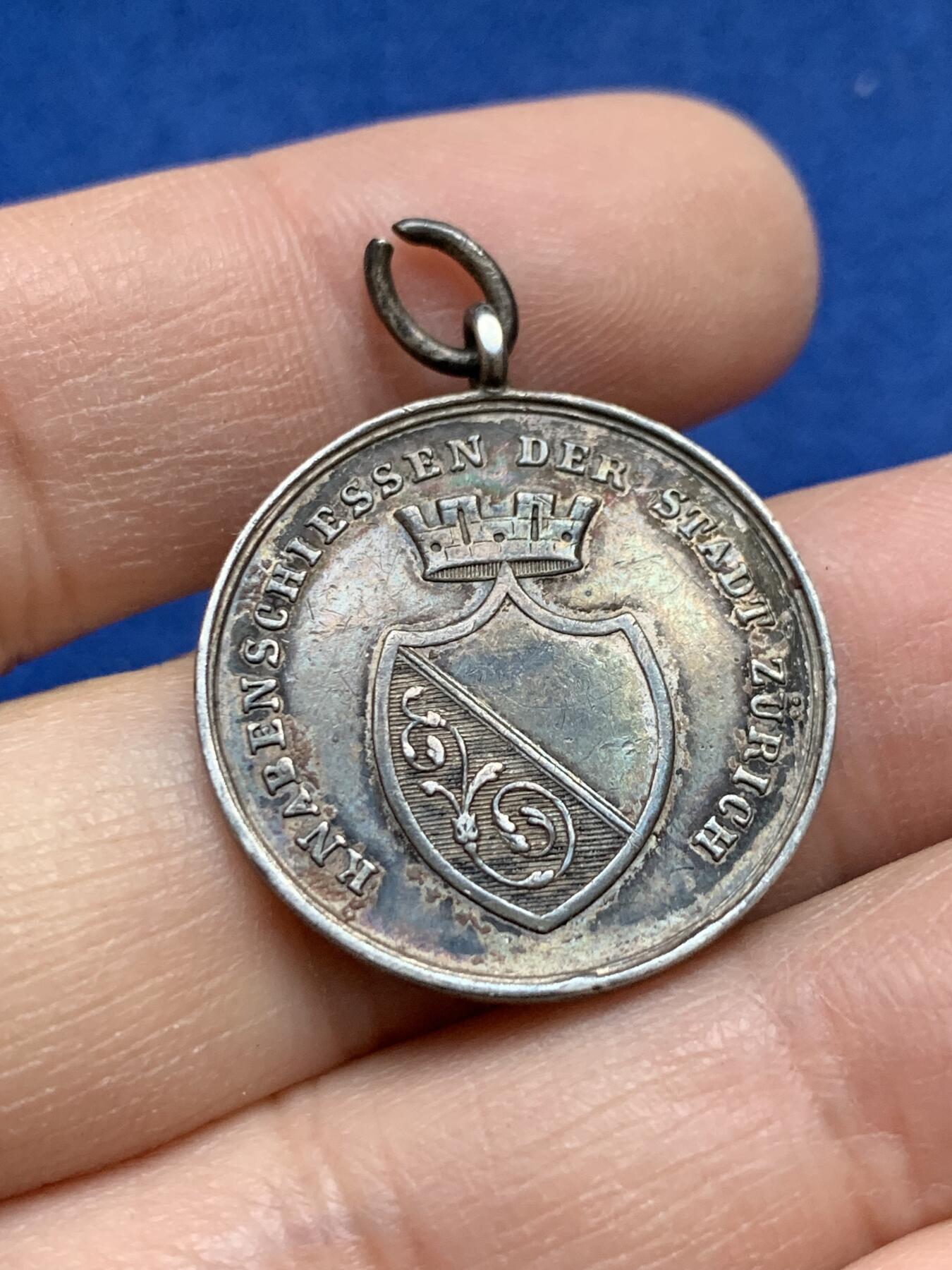 《竞宝斋》第443场 周日，周一，2场连拍 （全场包邮） 瑞士苏黎世射击节小银章，晚于1852，25MM，5.5克，目录编号1936。