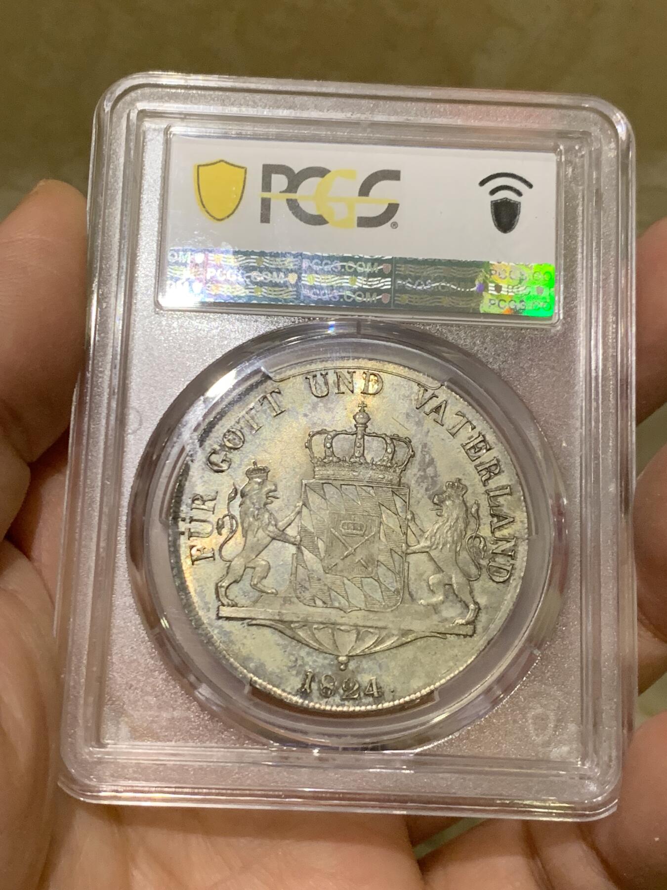 《竞宝斋》第443场 周日，周一，2场连拍 （全场包邮） 冠军分 PCGS MS64 德国 1824年 马克西米连一世·约瑟夫 泰勒大银币 仅3907枚的发行量 能上64确实需要挺大的缘分