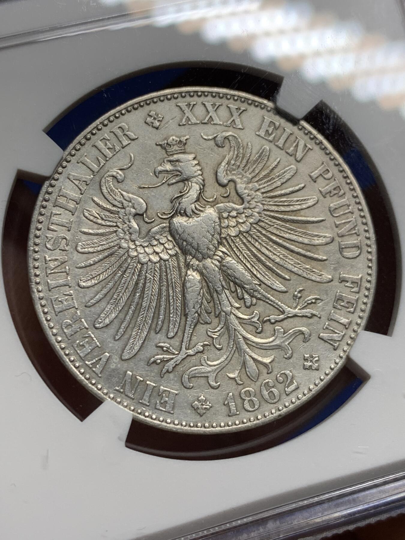 《竞宝斋》第443场 周日，周一，2场连拍 （全场包邮） NGC AUD 法兰克福 1862年1泰勒银币 经典的美女泰勒 不是常见的1860年版 1862年发行量仅为31万枚出头 细节不错