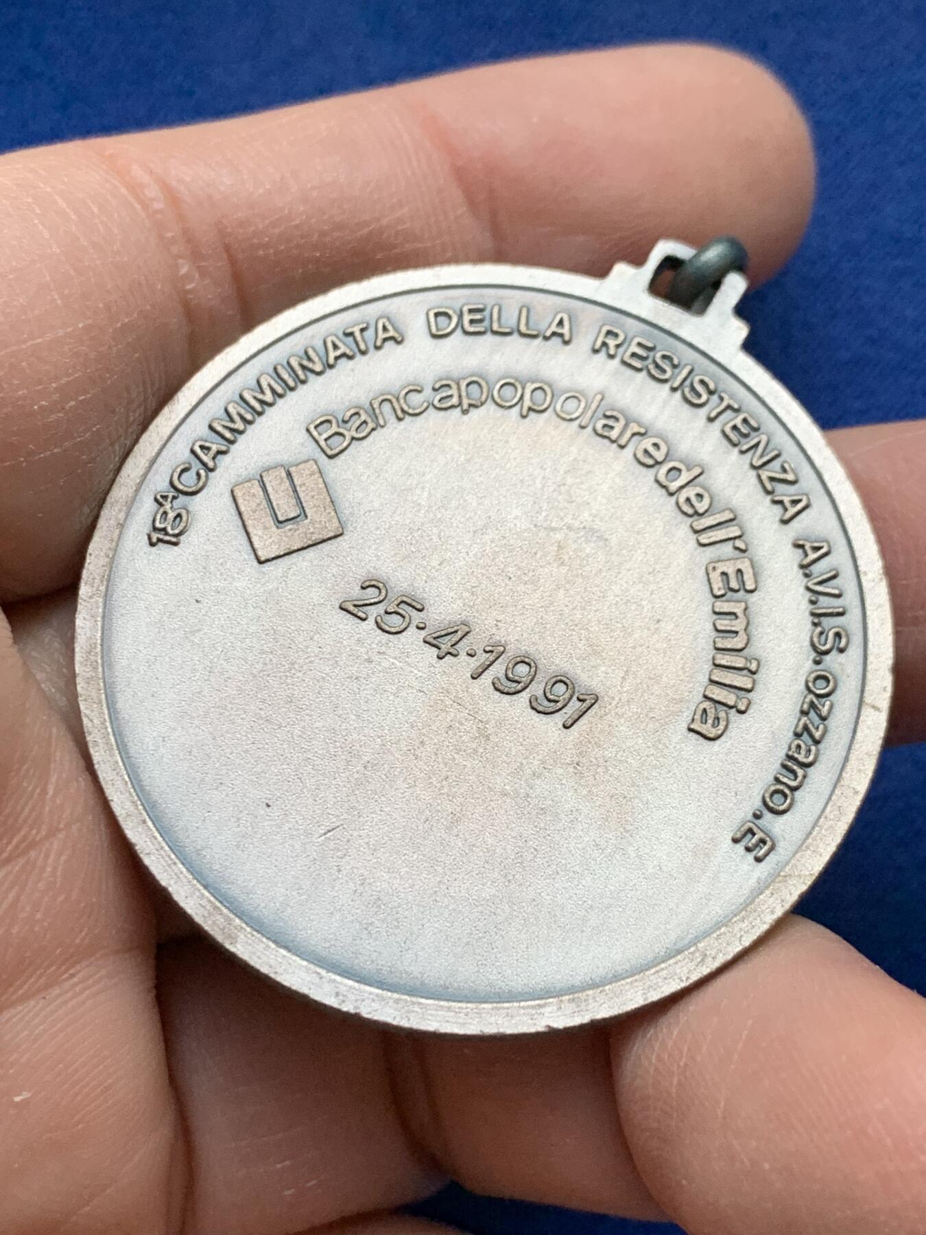 《竞宝斋》第443场 周日，周一，2场连拍 （全场包邮） 意大利反法西斯抵抗运动纪念章 28.3克 42mm