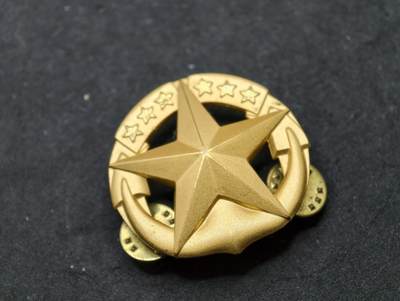 凯旋世界勋赏（第20期）（欢迎送拍）（对拍品有疑问请询问客服，不接受到手刀，出价默认拍品品相。请认真阅读拍卖规则！出价默认已认可！）（收到货请录制开箱视频，无视频概不处理问题。） - 美国海军指挥证章大尺寸版，授予舰艇指挥官等海军高级军官