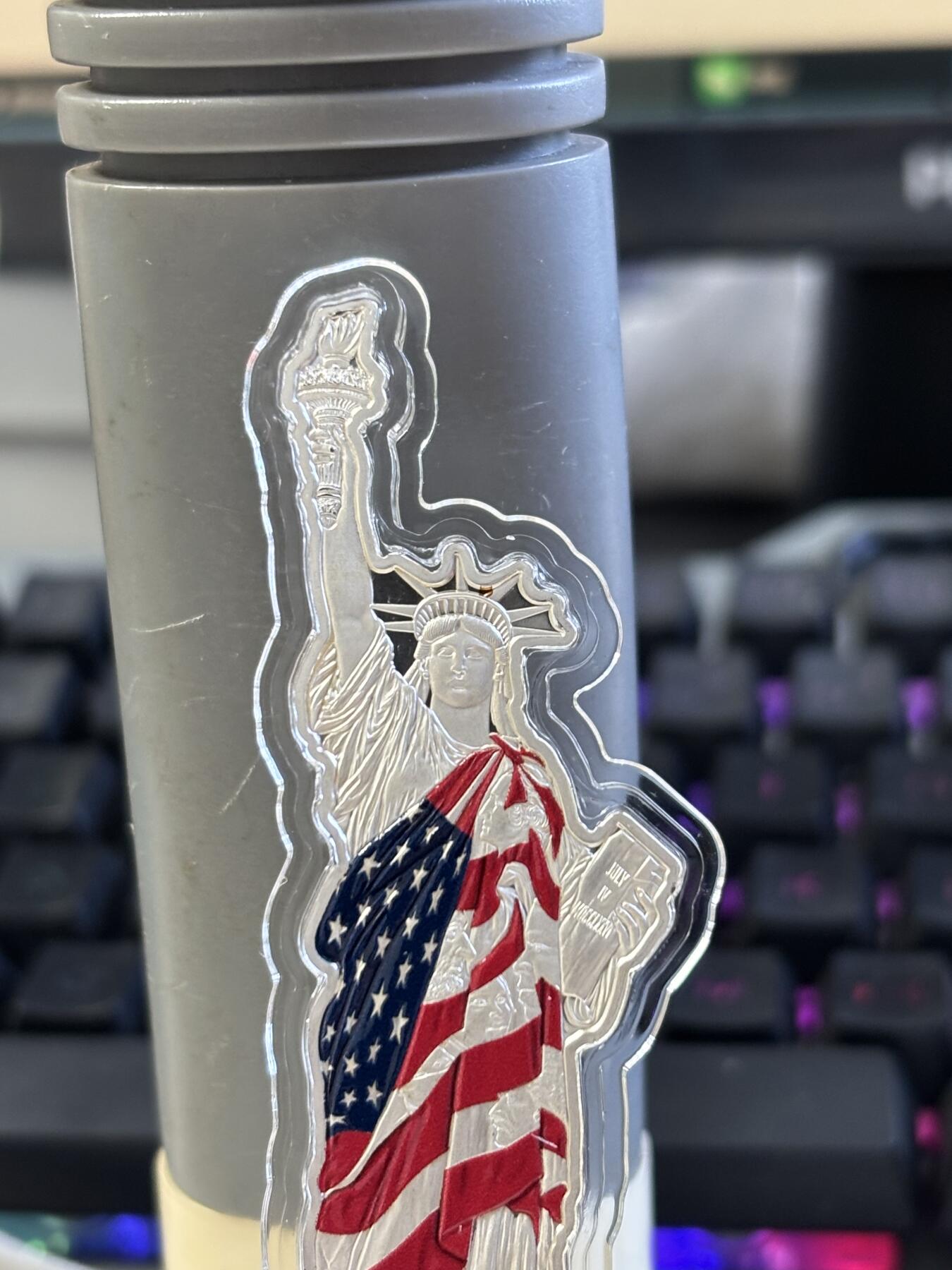 第183期拍卖 所罗门2022年美国自由女神2盎司异形彩色纪念银币，999银，发行2500枚，有氧化