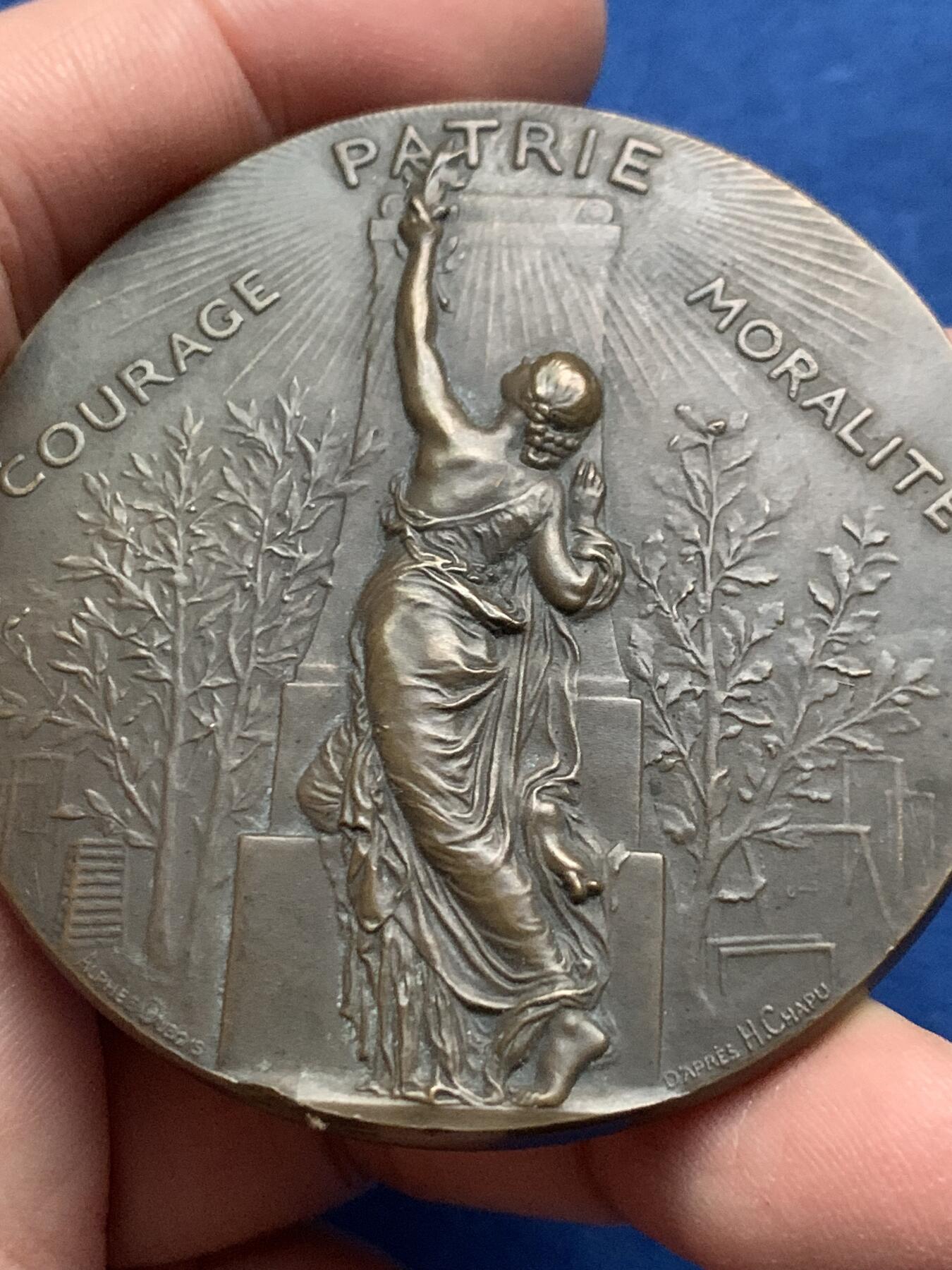 《竞宝斋》第443场 周日，周一，2场连拍 （全场包邮） 名家名作 法国体操协会联盟铜章 93.8克 57.8mm 丰饶角铜标 精美盒装