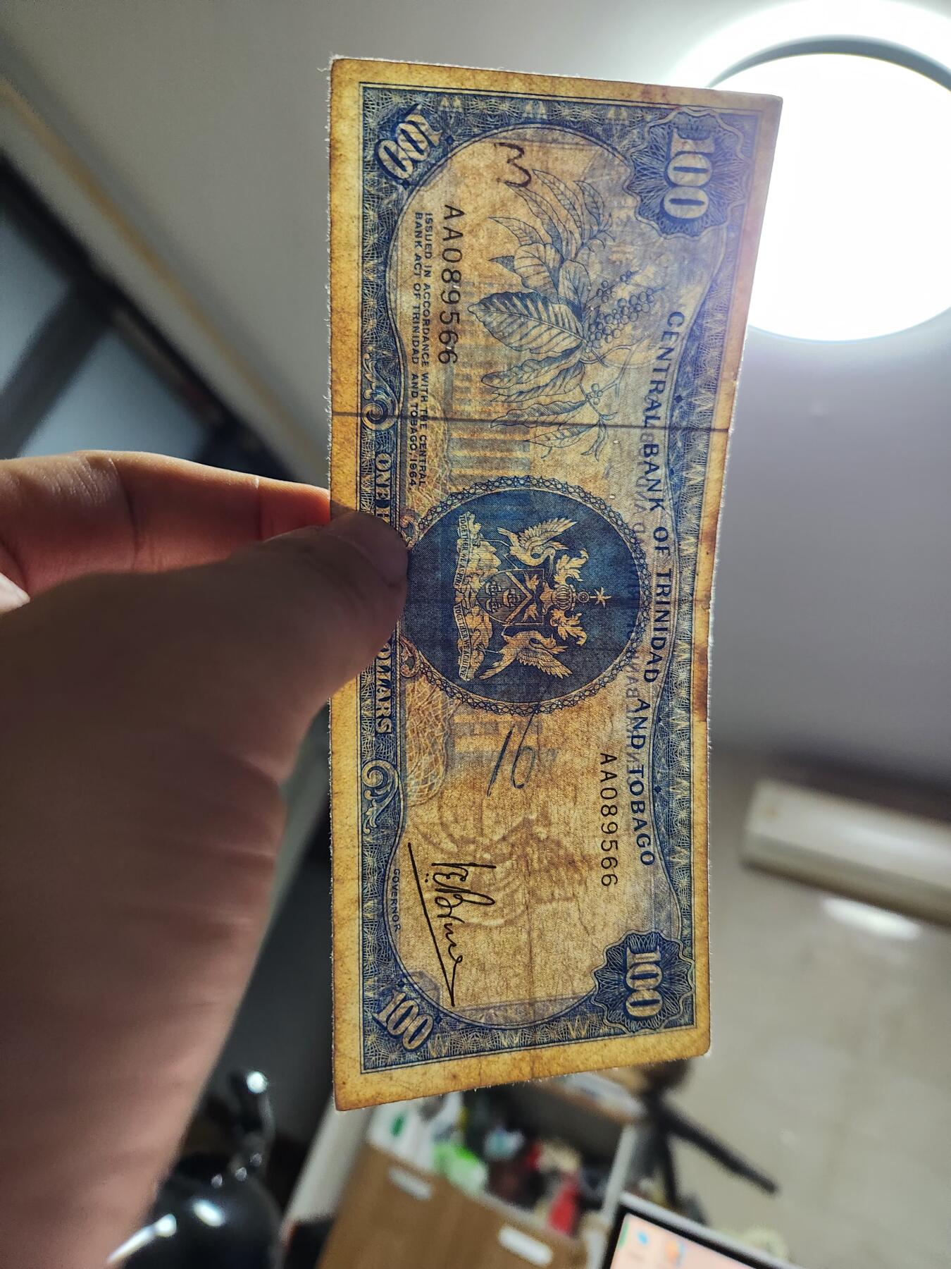 12月3号晚上8点 外国纸币自动截拍第67场 特立尼达和多巴哥纸币 1964年独立后第一版100元 首签 美品