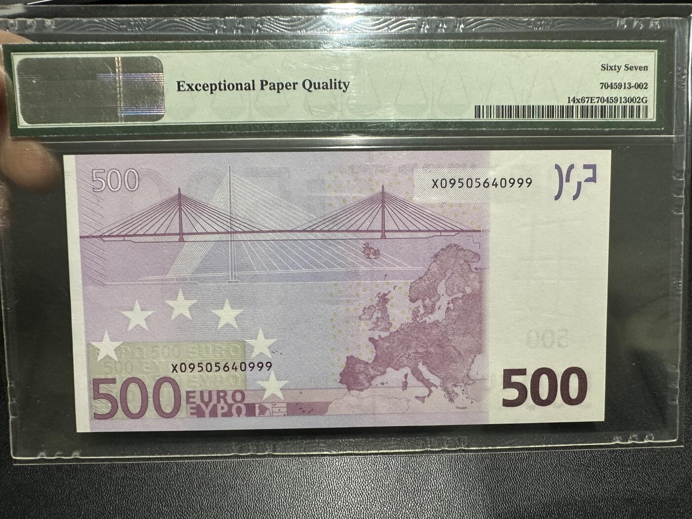 《外钞收藏家》第五百九十期（欧洲强钞、港币、硬通货及丰富裸币大拍场）（本平台长期征集拍品、欢迎藏友们联系合作） 2002年二签500欧元 PMG67 德国版 豹子号999
