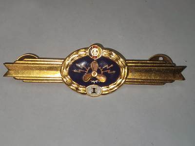 韵星假日拍卖第三十一期 -- Rimey Holidays Auction 31 - 民主德国一等海军技术人员技能章 无损 配件全 非常稀有的军种