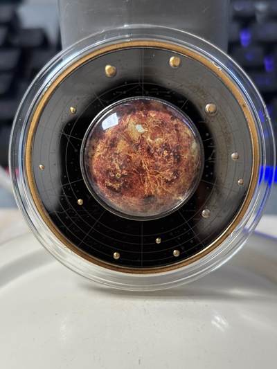 第184期拍卖 - 喀麦隆2021年太阳系系列金星钌化镀金彩印纪念银币，999银钌化镀金，17.5克，发行555枚，有氧化