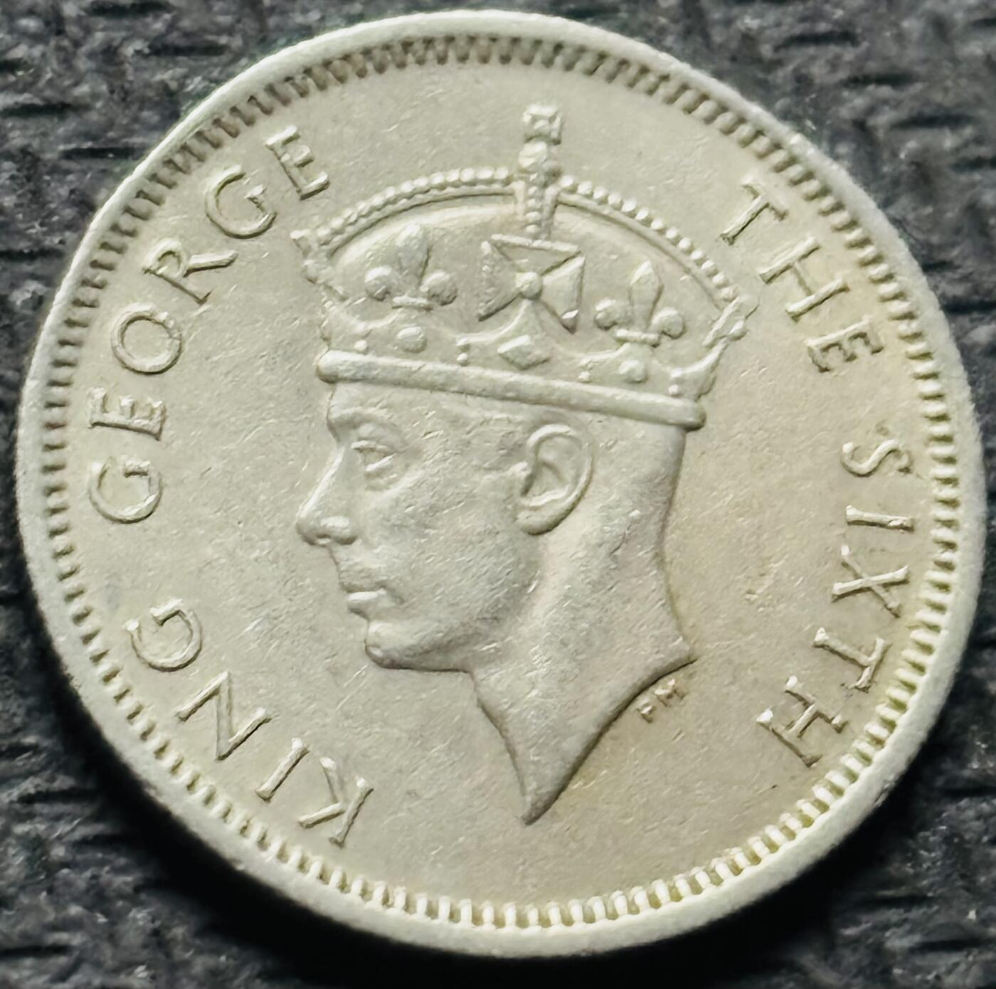 文馨钱币收藏第 284 场，【 长期接收代拍品】老藏家拍品南朝鲜李承晚时期货币，泰国大型纪念币，土耳其各时期及各国套币场 少见 1950 年英属马来亚乔治六世 10 分，关门版只发行三年