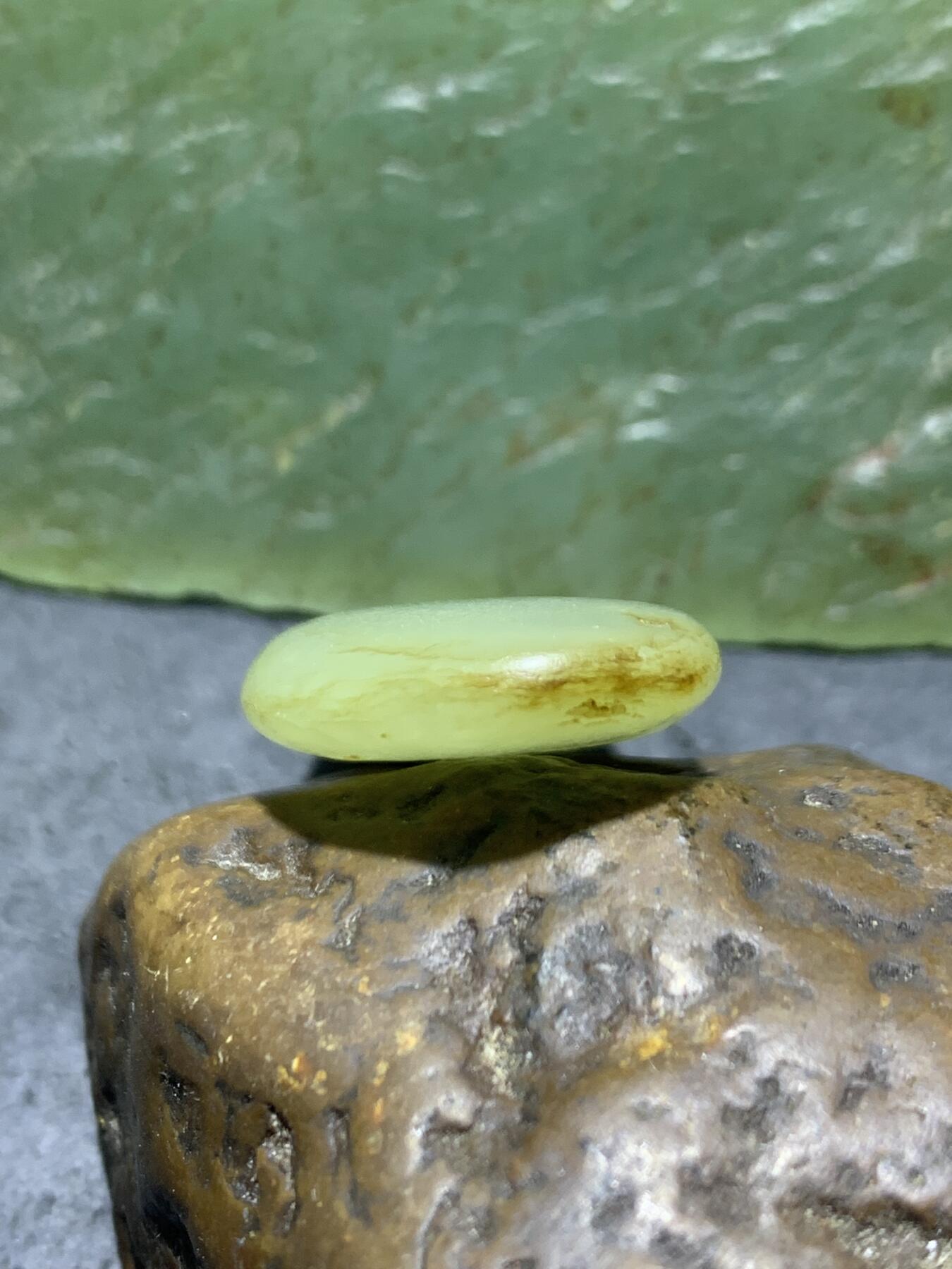 精美和田玉独籽一颗