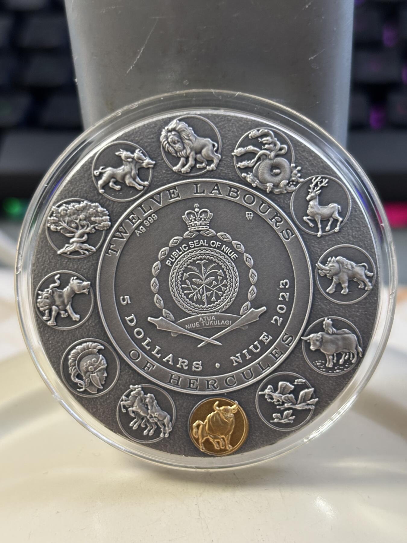 第184期拍卖 纽埃2023年大力神海格力斯驯服克里特公牛仿古银币，999银，发行500枚