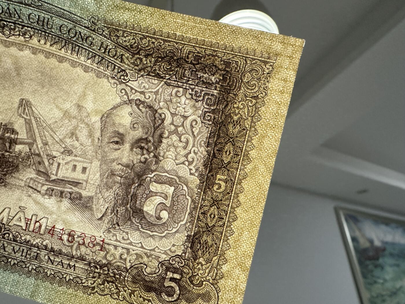 《外钞收藏家》第五百九十期（欧洲强钞、港币、硬通货及丰富裸币大拍场）（本平台长期征集拍品、欢迎藏友们联系合作）