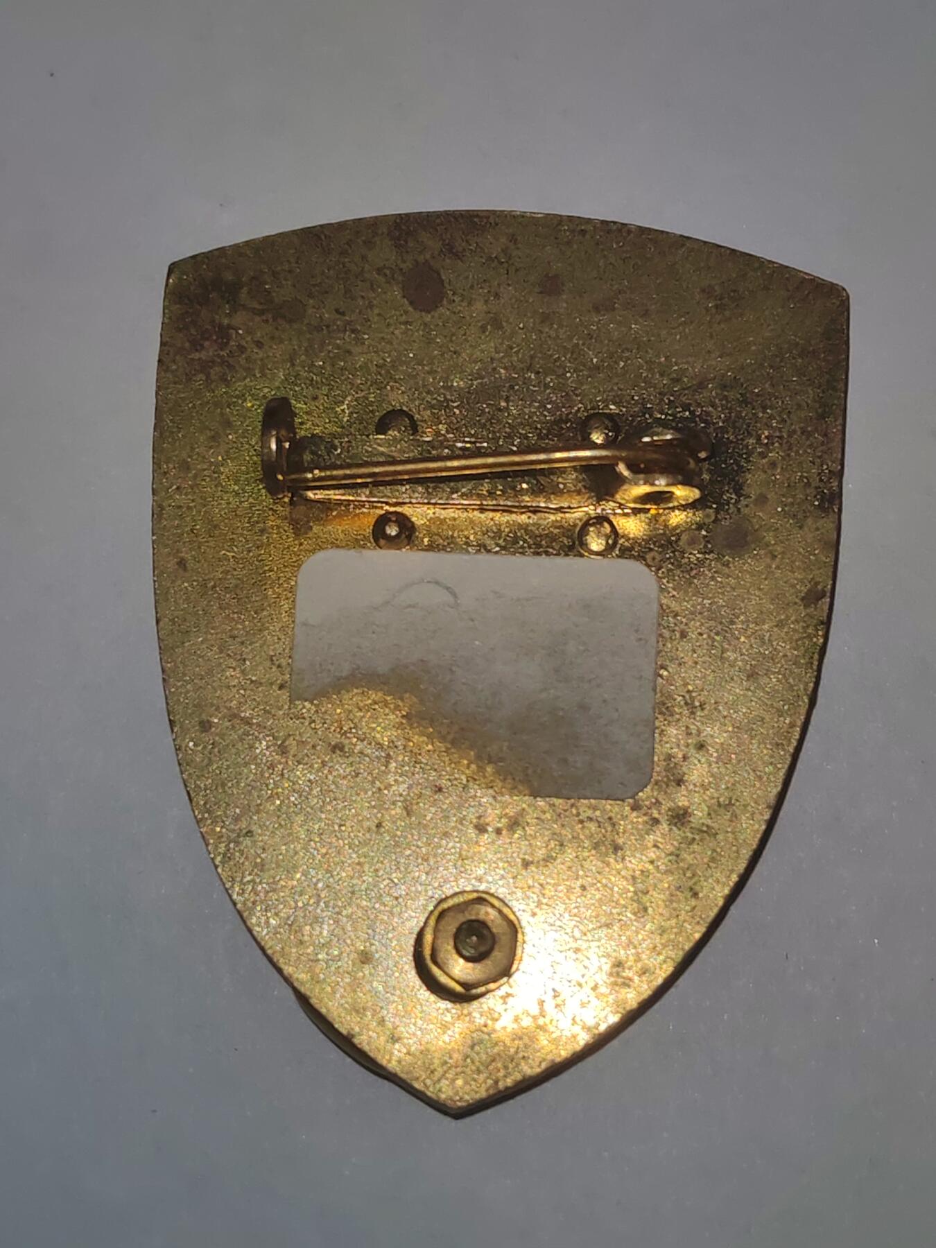 韵星假日拍卖第三十一期 -- Rimey Holidays Auction 31 民主德国人民军优秀功绩服务证章 带一次获得标识