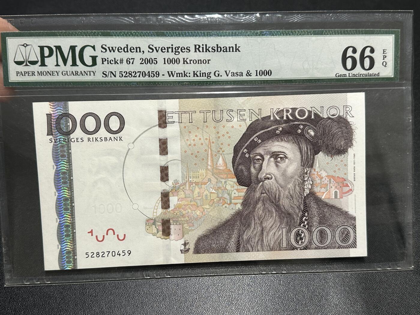 《外钞收藏家》第五百九十期（欧洲强钞、港币、硬通货及丰富裸币大拍场）（本平台长期征集拍品、欢迎藏友们联系合作） 2005年瑞典1000克朗 大胡子 PMG66