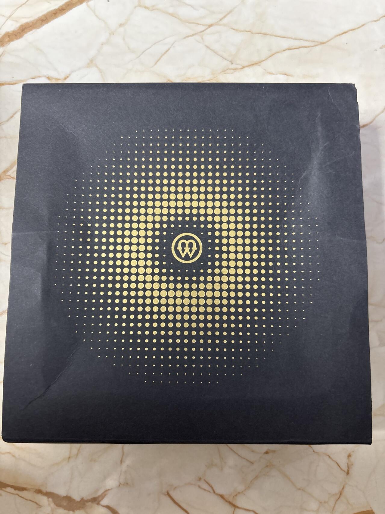 第184期拍卖 喀麦隆2021年太阳系系列金星钌化镀金彩印纪念银币，999银钌化镀金，17.5克，发行555枚，有氧化