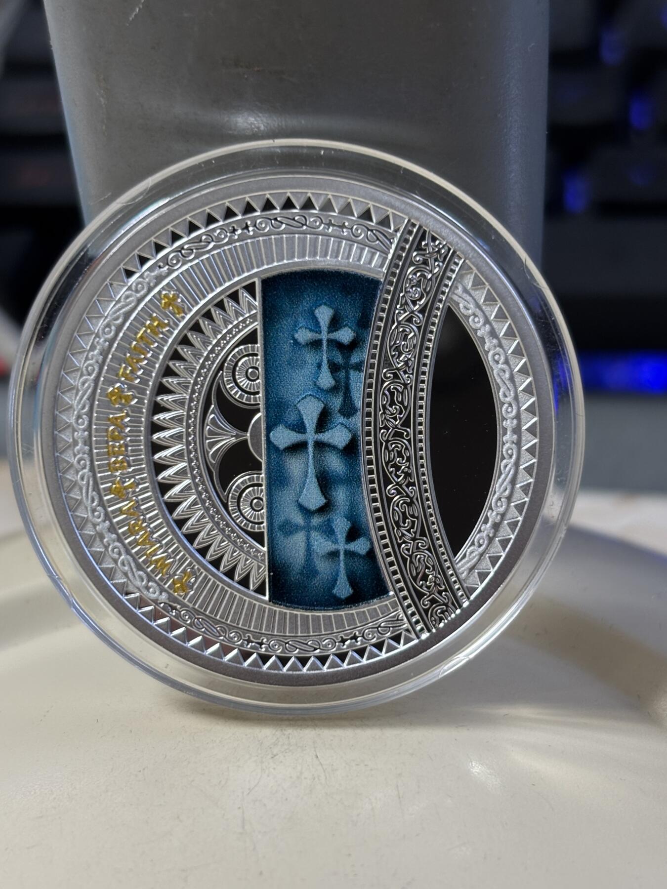 第184期拍卖 纽埃2015年人类的灵魂世界彩色17.5克纪念银币2，999银，发行1555枚