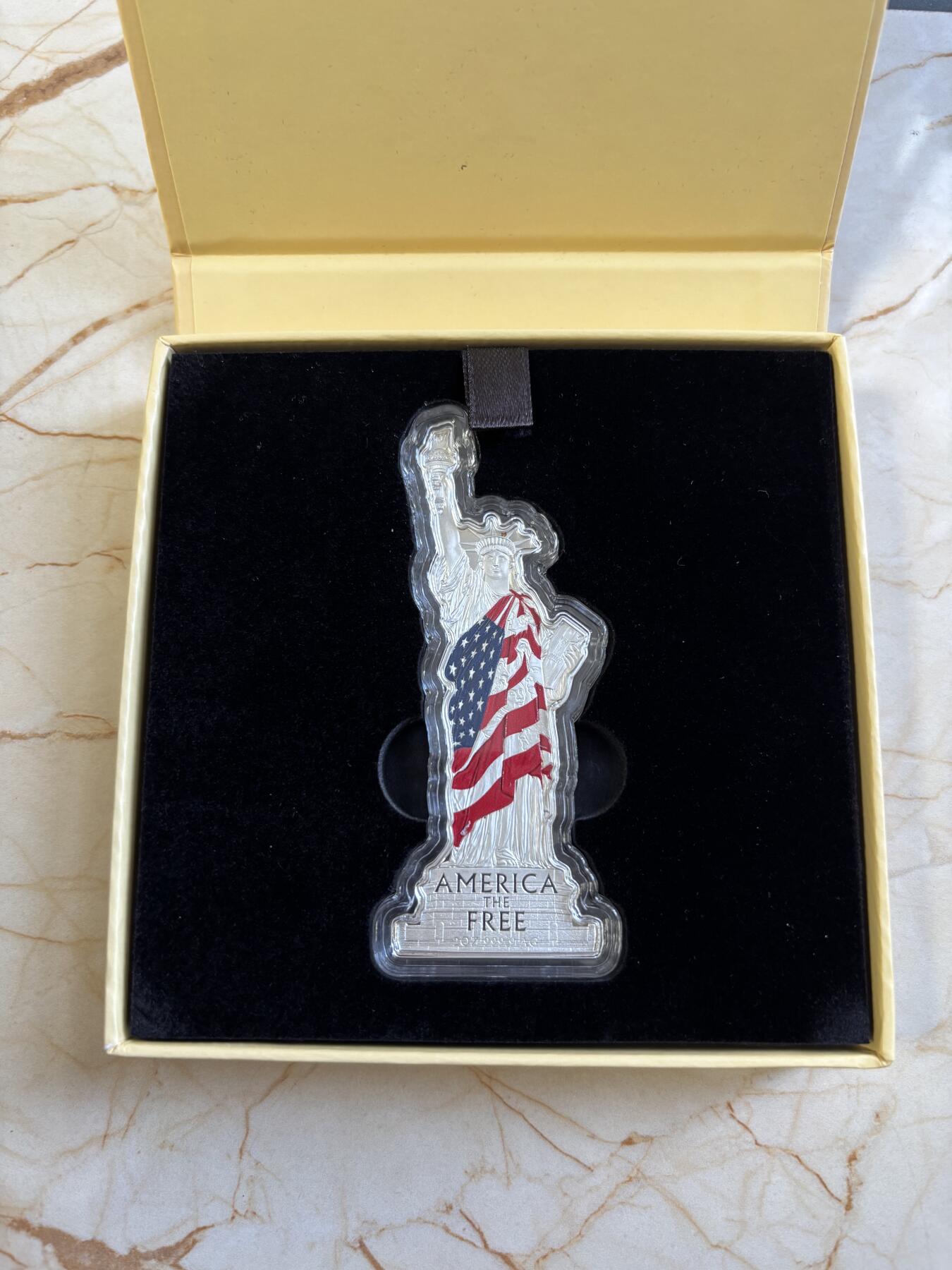 第183期拍卖 所罗门2022年美国自由女神2盎司异形彩色纪念银币，999银，发行2500枚，有氧化