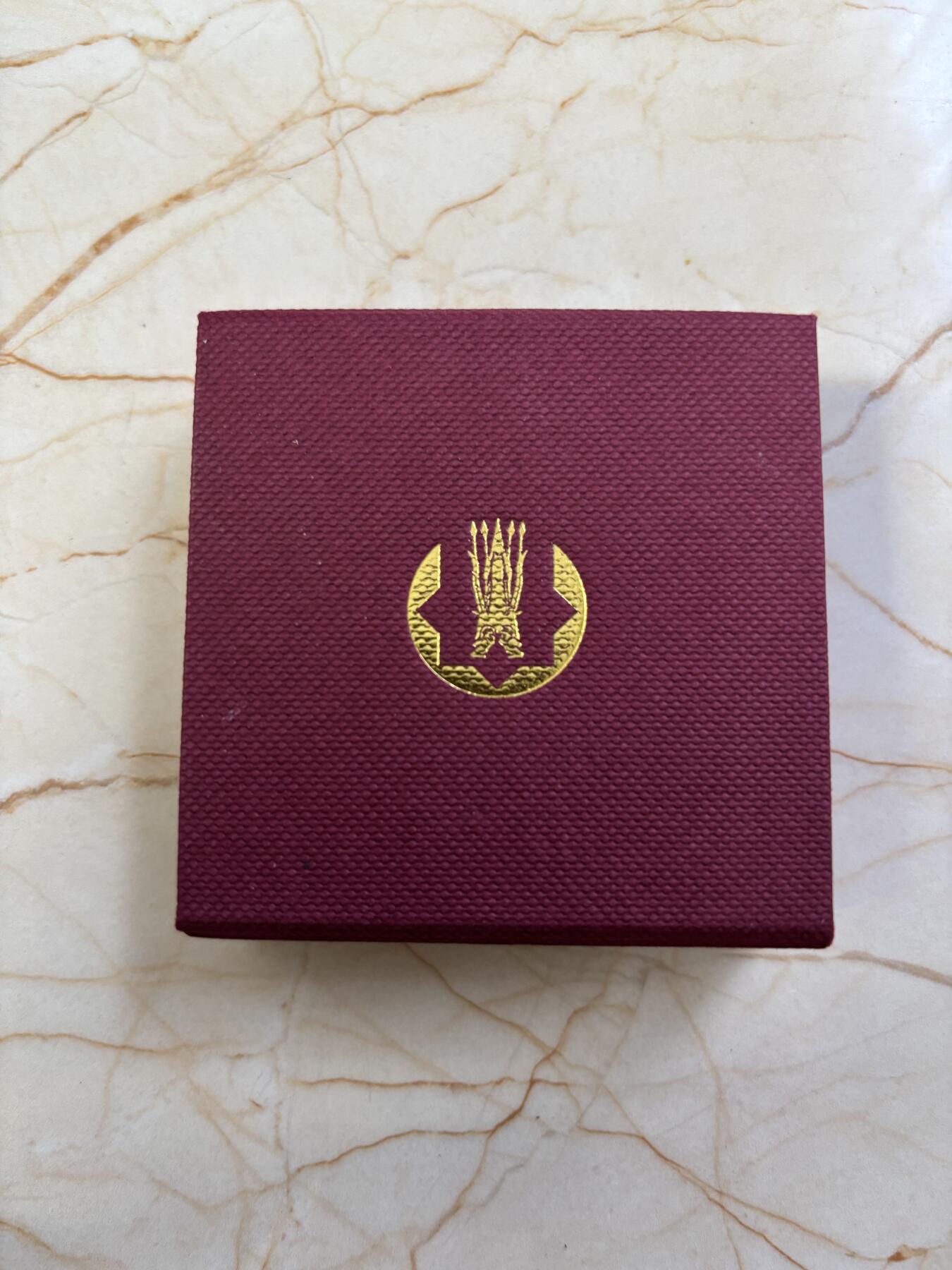 第183期拍卖 哈萨克斯坦2021年天鹅镶嵌钻石镀金纪念银币，925银，发行量4000枚