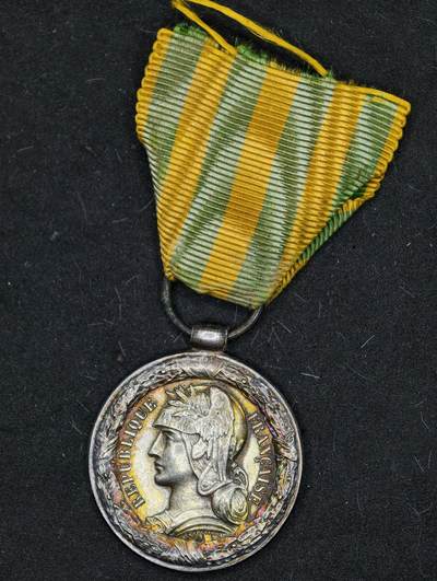 凯旋世界勋赏（第20期）（欢迎送拍）（对拍品有疑问请询问客服，不接受到手刀，出价默认拍品品相。请认真阅读拍卖规则！出价默认已认可！）（收到货请录制开箱视频，无视频概不处理问题。） - 中法战争奖章银制