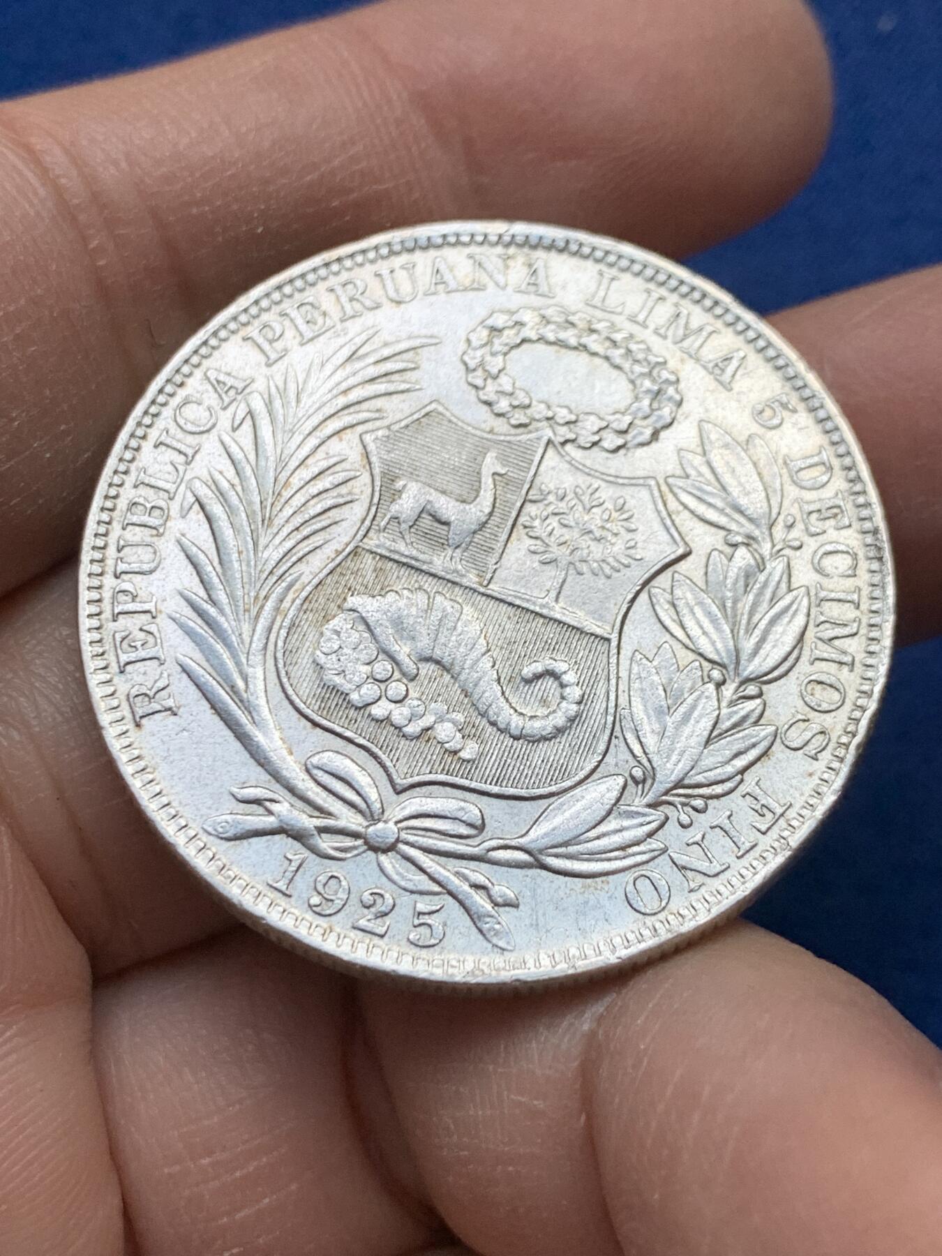 《竞宝斋》第443场 周日，周一，2场连拍 （全场包邮） 秘鲁1925年坐人1索尔银币 细节见图