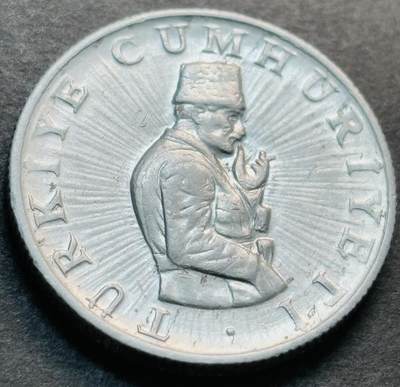 文馨钱币收藏第 284 场，【 长期接收代拍品】老藏家拍品南朝鲜李承晚时期货币，泰国大型纪念币，土耳其各时期及各国套币场 - 稀少星月形向左 原光品相 1981 年土耳其 10 里拉 独年份