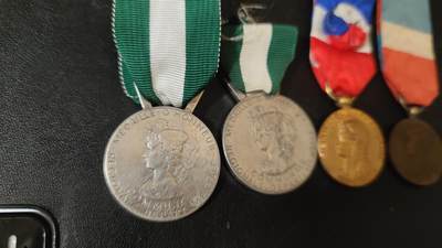 全场0元起拍，周日（12.5）下午5点开始，第69期 - 法国奖章一组共4枚。