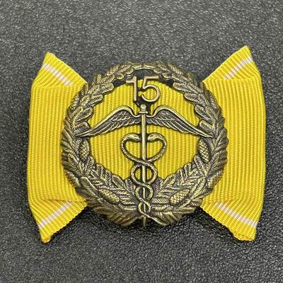 西秦中古拍卖第六十八期 - 芬兰商会服务15年荣誉证章