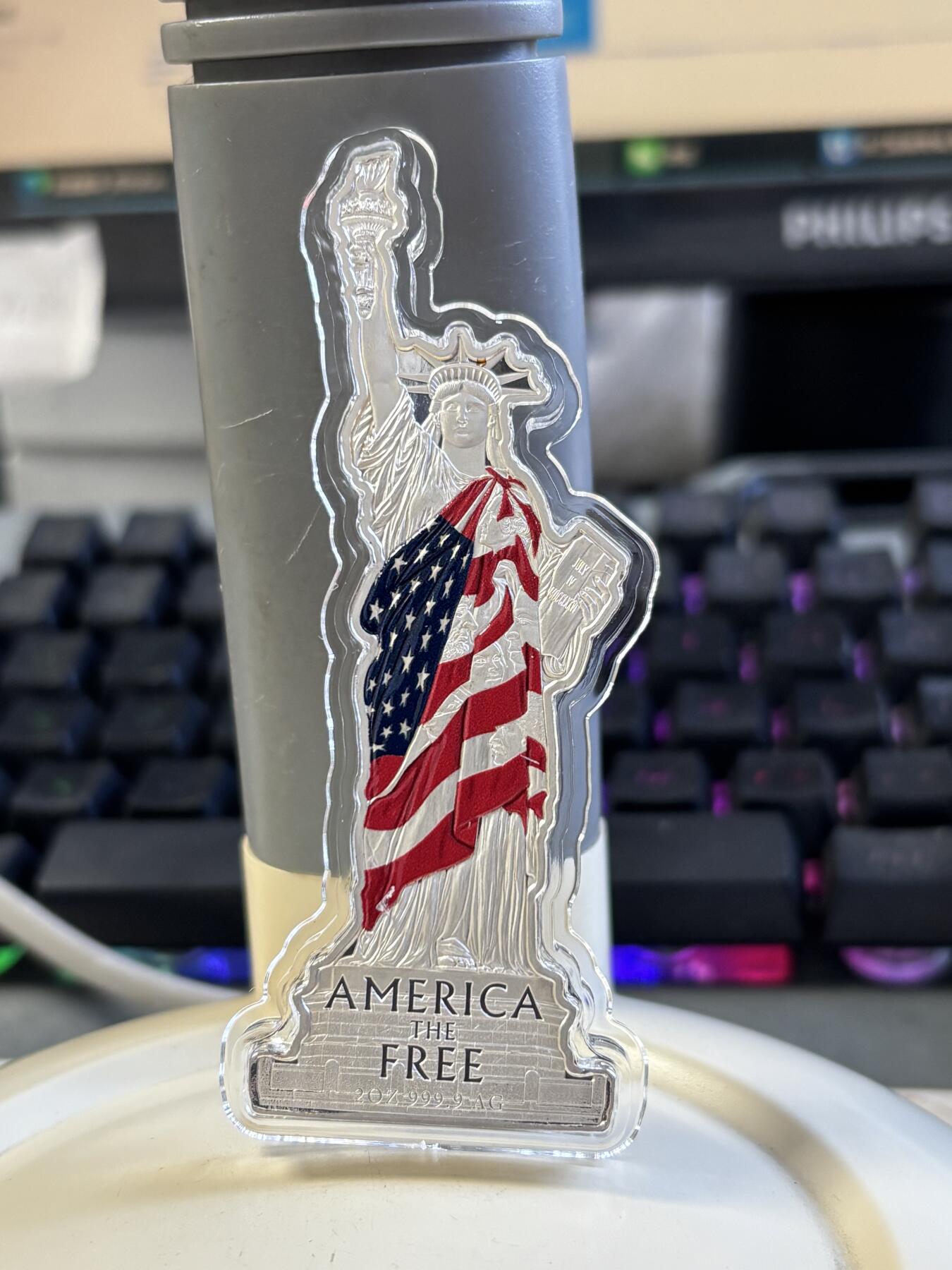 第183期拍卖 所罗门2022年美国自由女神2盎司异形彩色纪念银币，999银，发行2500枚，有氧化