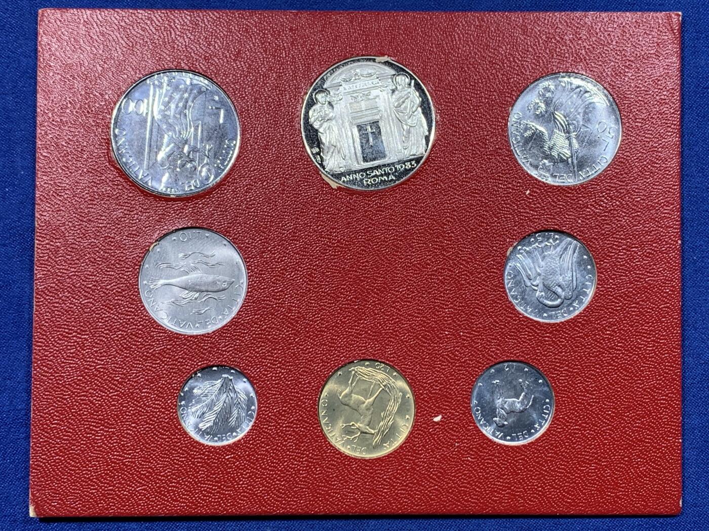《竞宝斋》第443场 周日，周一，2场连拍 （全场包邮） 梵蒂冈1983年特别救赎圣年纪念套币，非清年套，含1983年圣年罗马纪念章，纪念基督完成赎世工程1950周年。