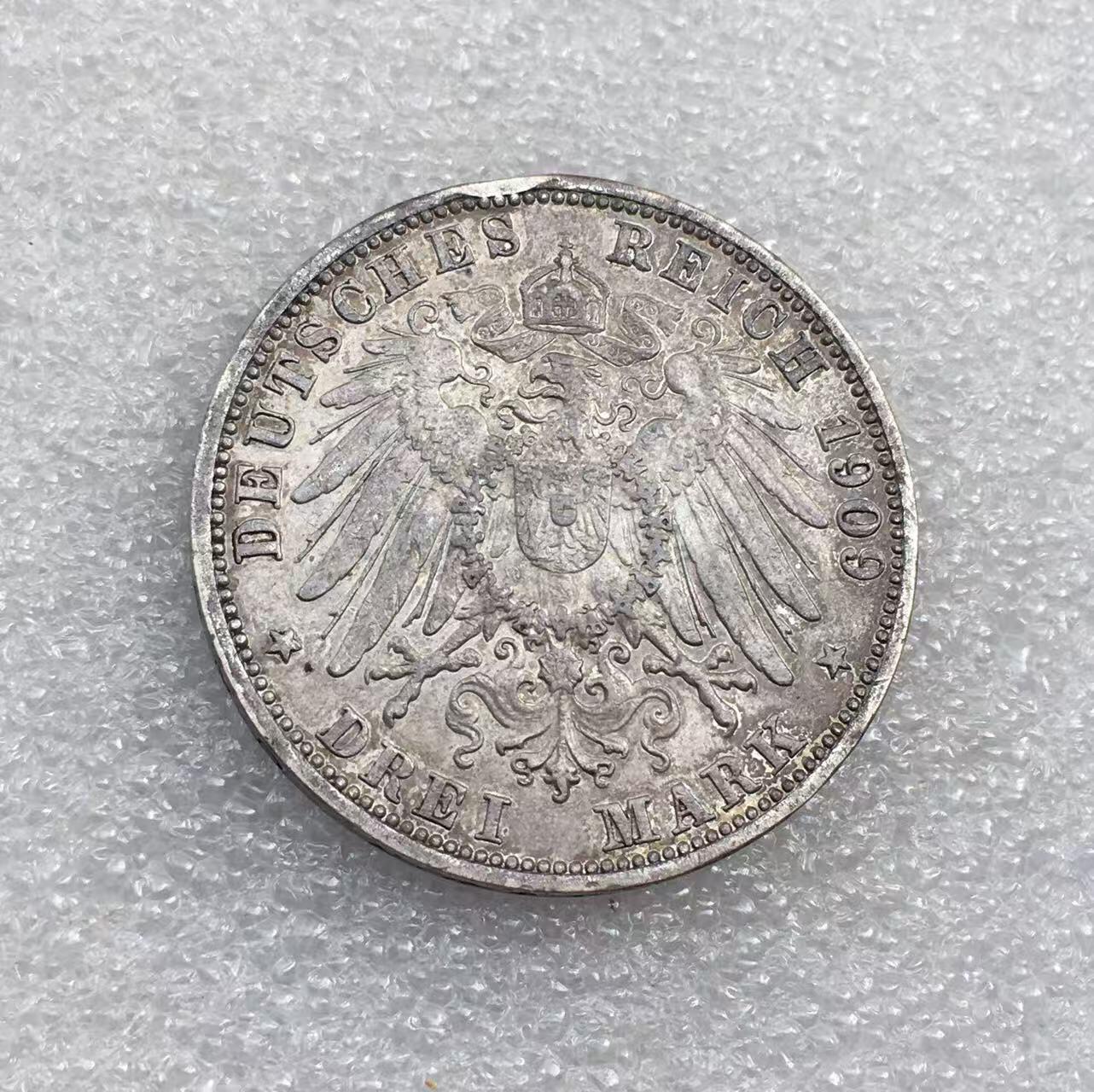 世界钱币专场拍卖 每周二开拍