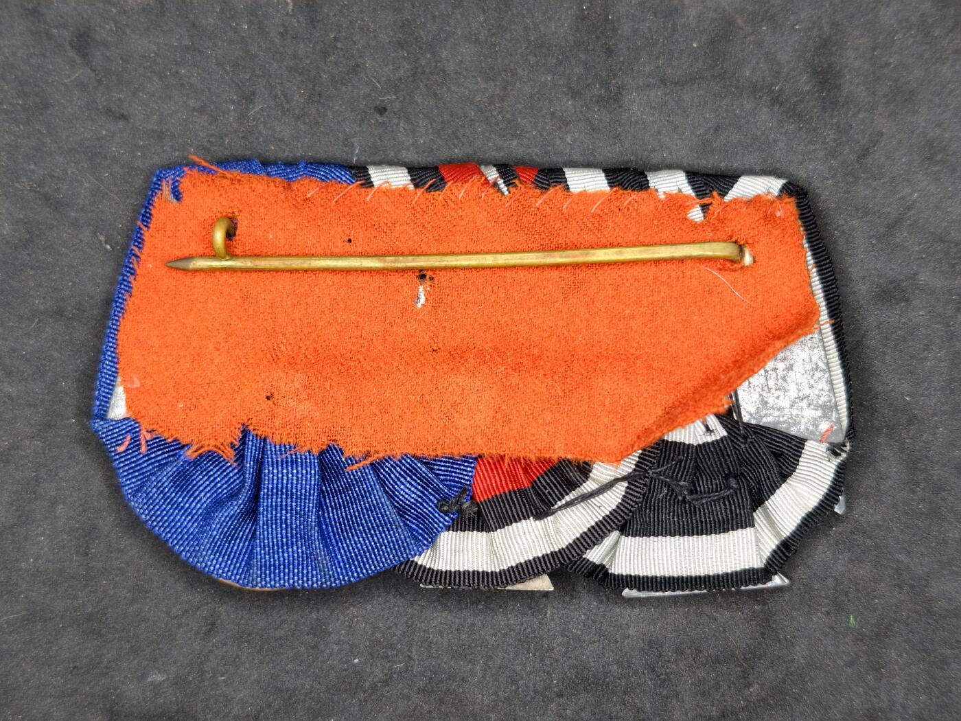 凯旋世界勋赏（第20期）（欢迎送拍）（对拍品有疑问请询问客服，不接受到手刀，出价默认拍品品相。请认真阅读拍卖规则！出价默认已认可！）（收到货请录制开箱视频，无视频概不处理问题。） 德国三联排，一战帝德一级铁十字，兴登堡十字，十二年服役