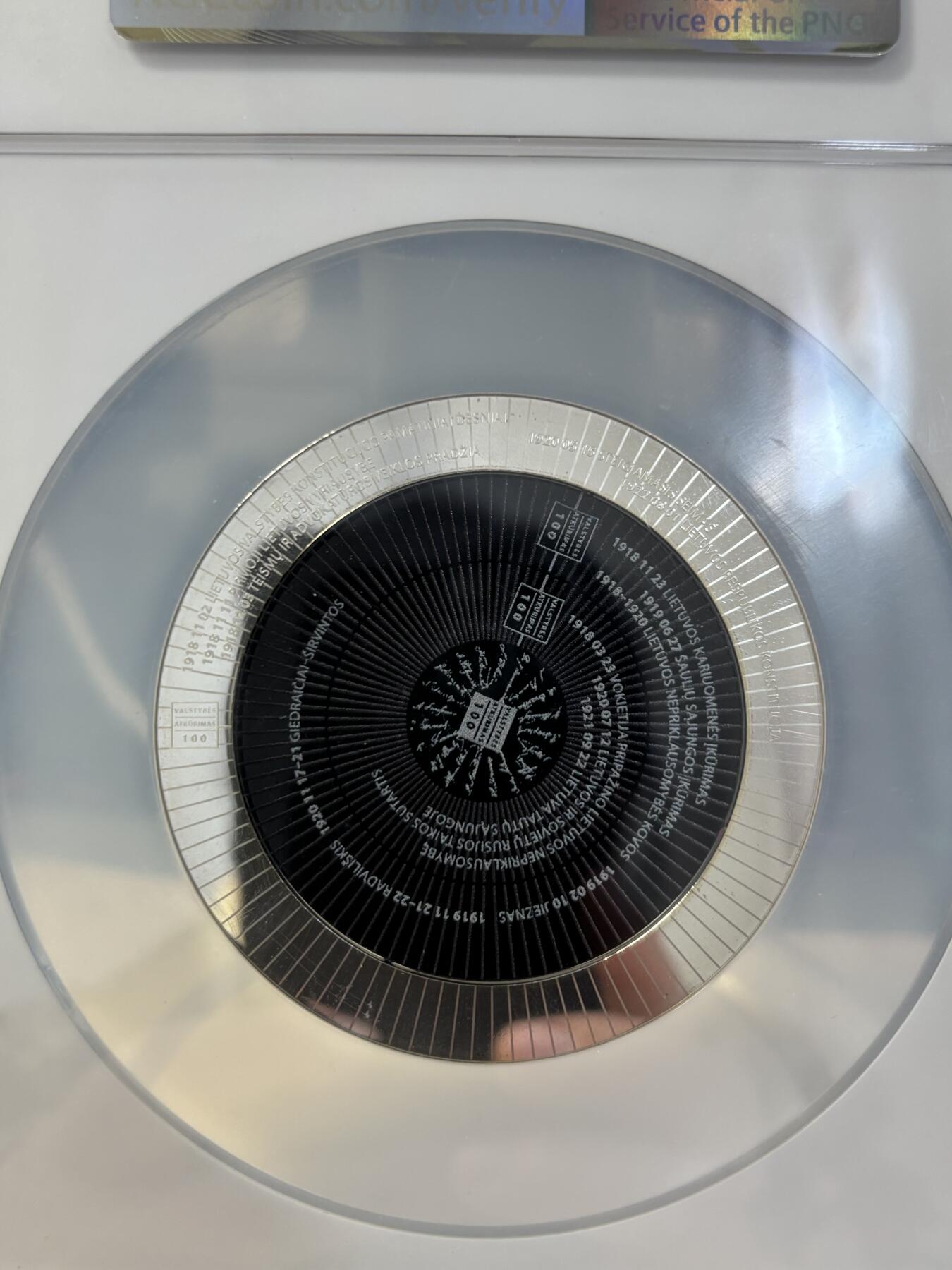 第183期拍卖 立陶宛2018年建国百年中空环形20欧纪念银币NGC-PF70首期蓝标无盒无证书，925银，28.28克，中间的有脱落