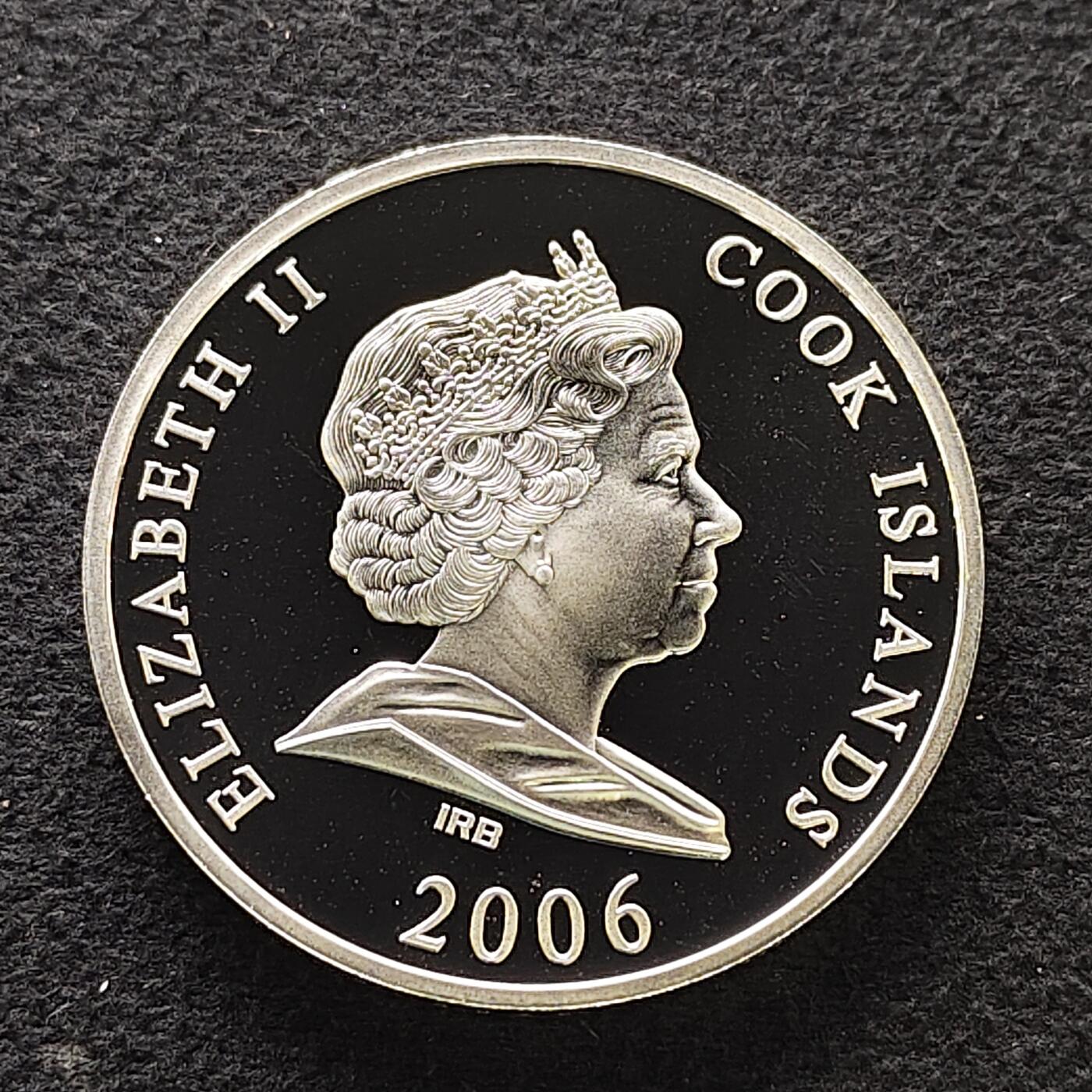 【全场包邮】纯粹捡漏拍483场（免费代拍第20场） 【少见】库克群岛2006年10元世界奇迹建筑系列美国自由女神（38.6毫米31.1克）精制克朗型纪念银币-含镀金建筑插件-量5000