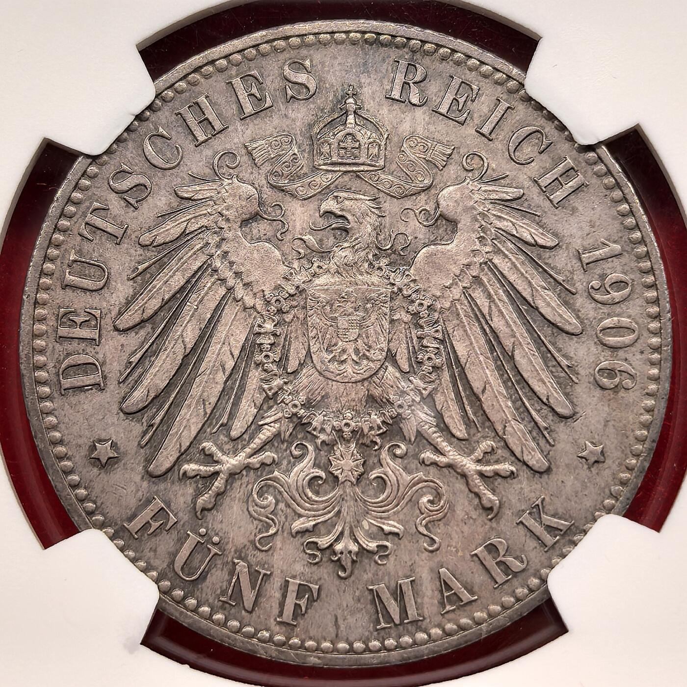 纫秋兰以为佩·凡希社微拍感恩专场 1906J德国不莱梅5马克大银PCGS-MS62，枪灰包浆原味品，实物状态极好，略低评。