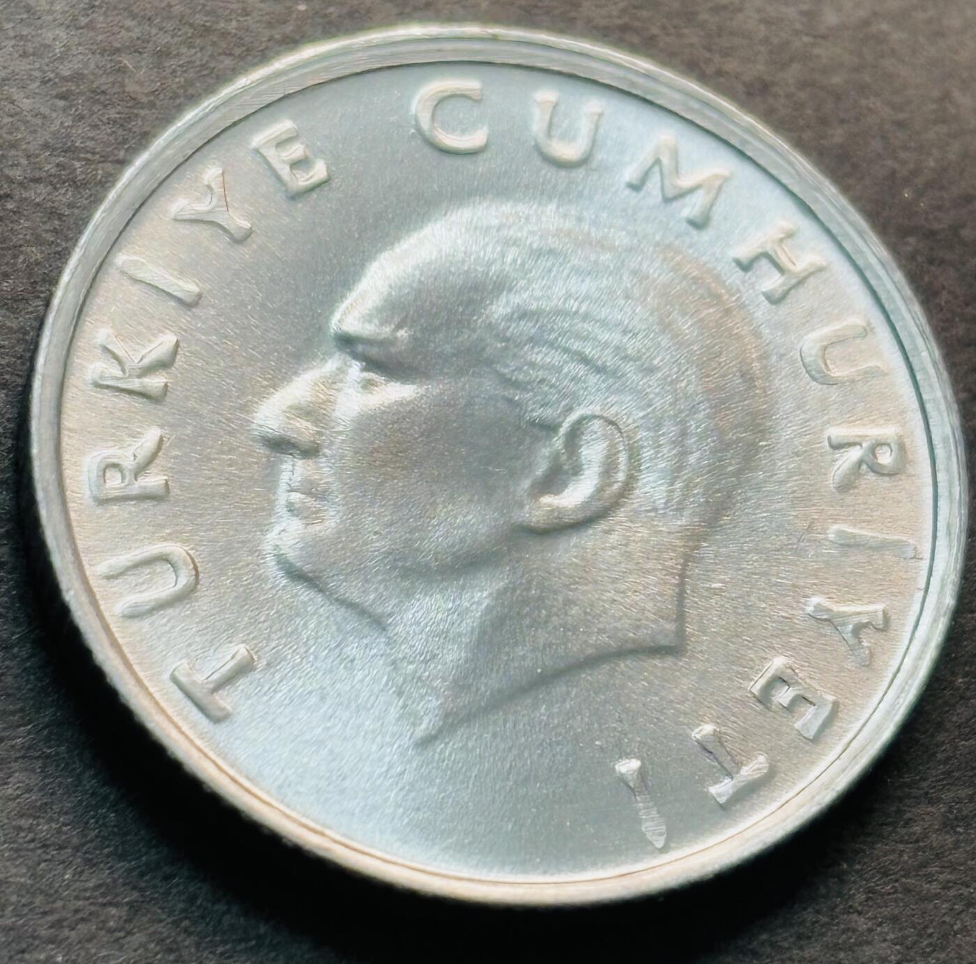 文馨钱币收藏第 284 场，【 长期接收代拍品】老藏家拍品南朝鲜李承晚时期货币，泰国大型纪念币，土耳其各时期及各国套币场 少见全新1987 年土耳其 10 里拉