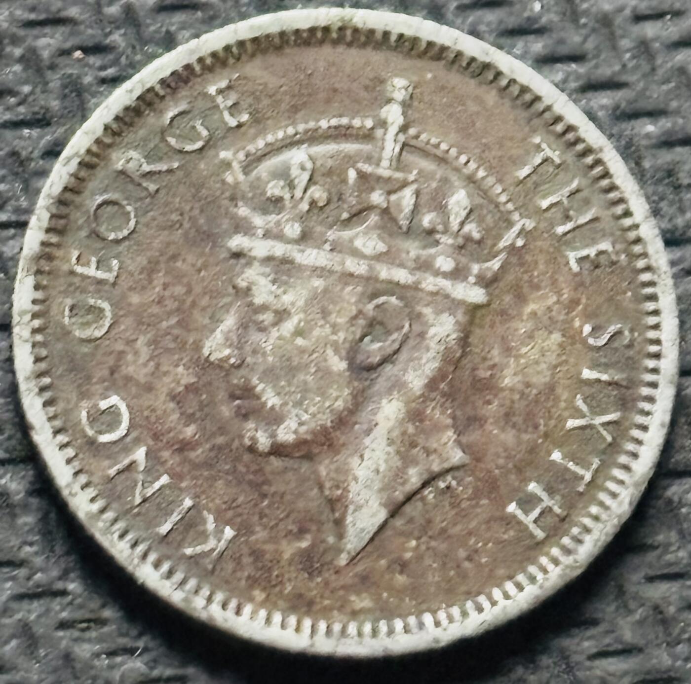 文馨钱币收藏第 284 场，【 长期接收代拍品】老藏家拍品南朝鲜李承晚时期货币，泰国大型纪念币，土耳其各时期及各国套币场 少见 1950 年英属马来亚乔治六世 10 分，关门版只发行三年，包浆不错