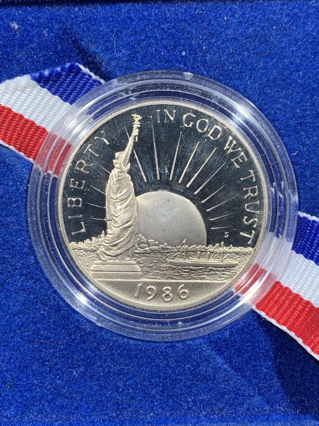 《竞宝斋》第443场 周日，周一，2场连拍 （全场包邮） 美国州币原光一本51枚+美国1986年50分自由女神像精制币