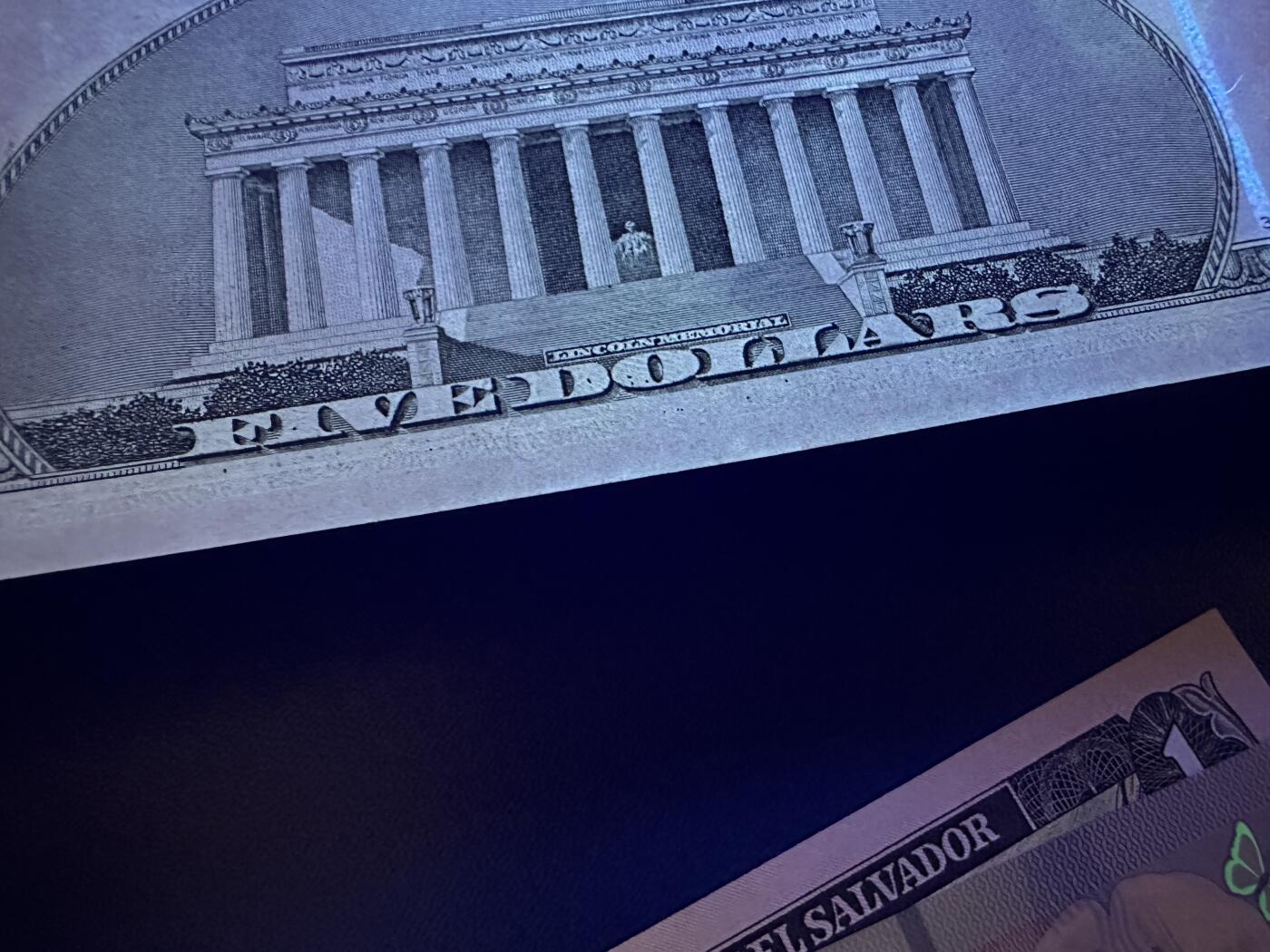 《外钞收藏家》第五百九十期（欧洲强钞、港币、硬通货及丰富裸币大拍场）（本平台长期征集拍品、欢迎藏友们联系合作） 二签10和20欧全新（20一个角不绝）+大头5美元全新轻微荧光瑕疵+百慕大2元A/1冠、萨尔多瓦全新 五张一起