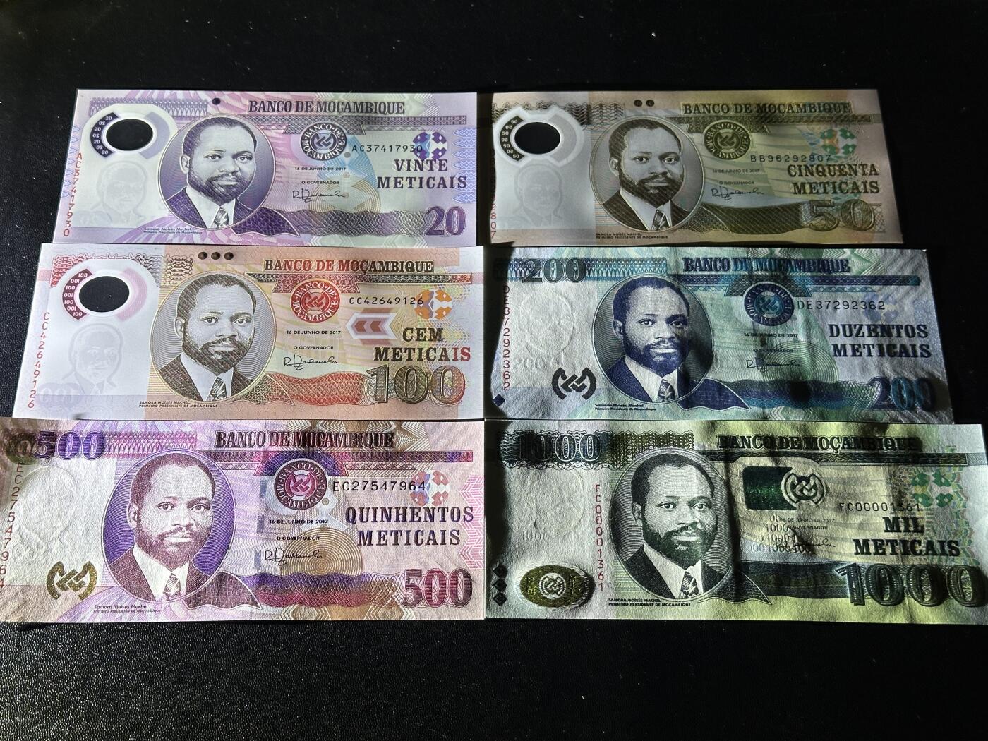 《外钞收藏家》第五百九十期（欧洲强钞、港币、硬通货及丰富裸币大拍场）（本平台长期征集拍品、欢迎藏友们联系合作） 2017年莫桑比克20-1000面额 六张一起 全新UNC （1361）