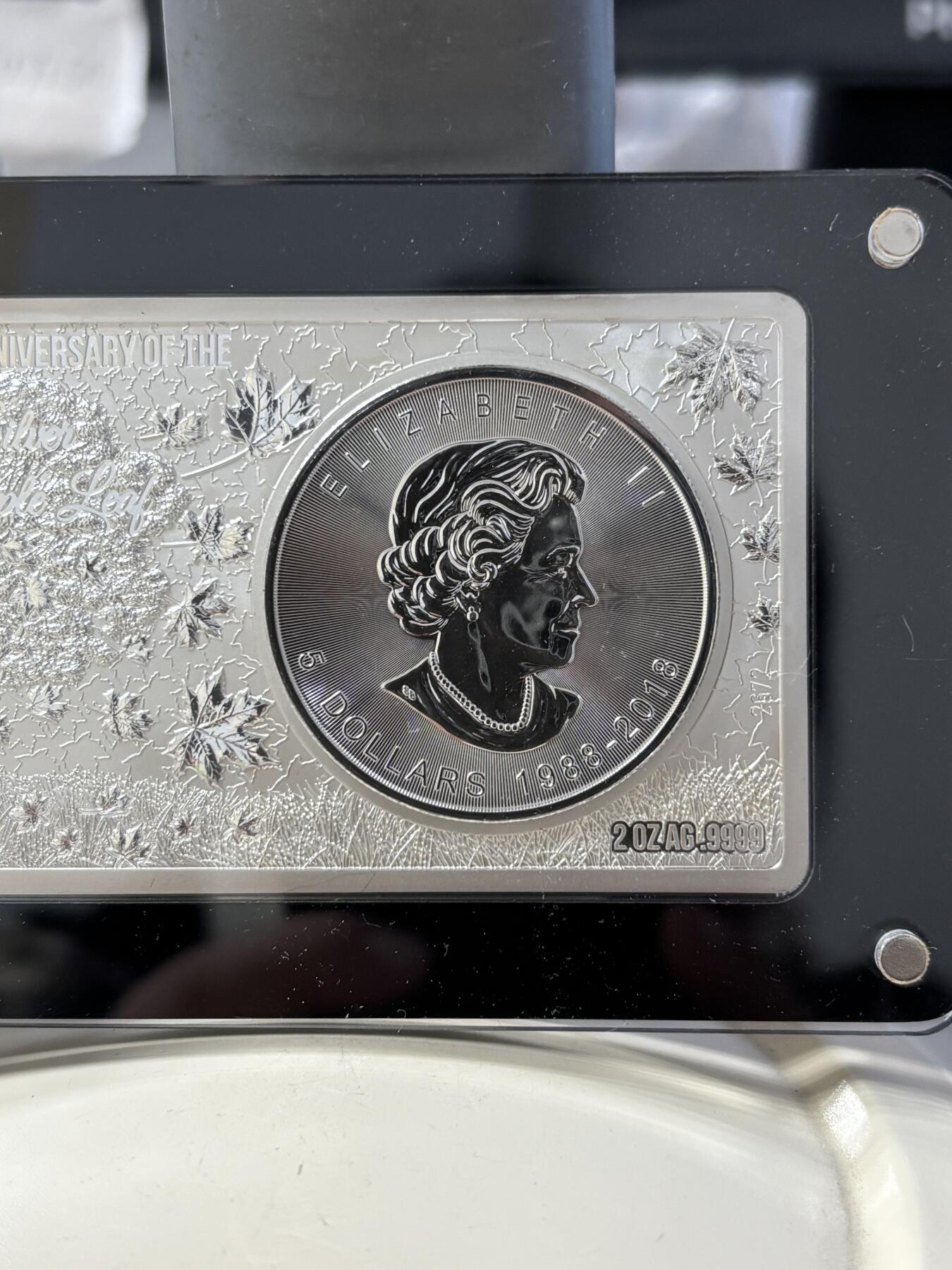 第184期拍卖 加拿大2018年枫叶发行30周年3盎司组合纪念银币，9999银，发行5000套