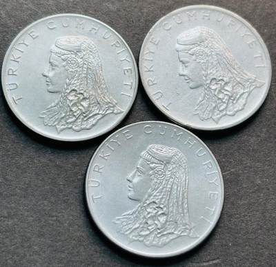 文馨钱币收藏第 284 场，【 长期接收代拍品】老藏家拍品南朝鲜李承晚时期货币，泰国大型纪念币，土耳其各时期及各国套币场 - 星月形向左 1974-1976 年土耳其新娘 50 库鲁 3 枚