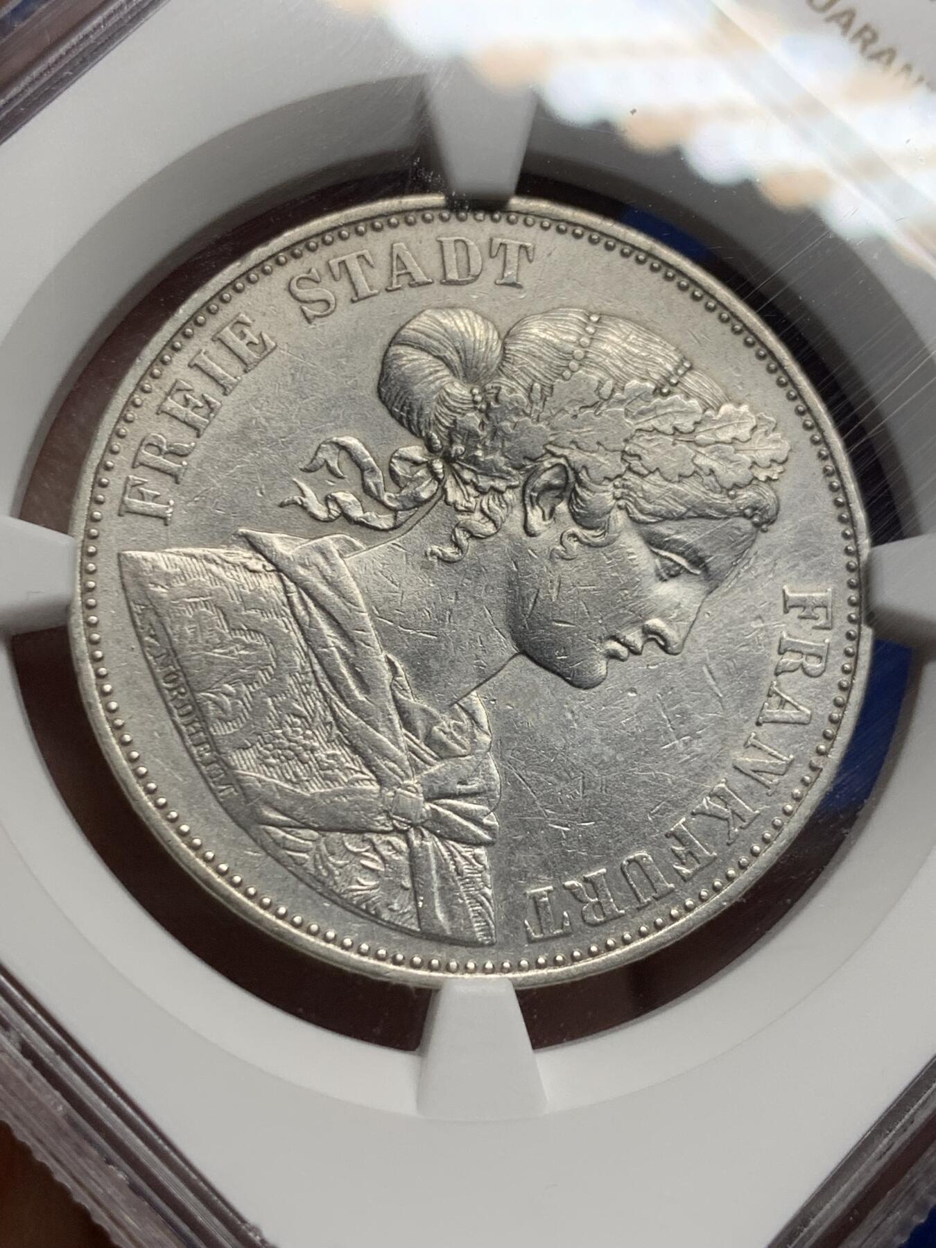 《竞宝斋》第443场 周日，周一，2场连拍 （全场包邮） NGC AUD 法兰克福 1862年1泰勒银币 经典的美女泰勒 不是常见的1860年版 1862年发行量仅为31万枚出头 细节不错