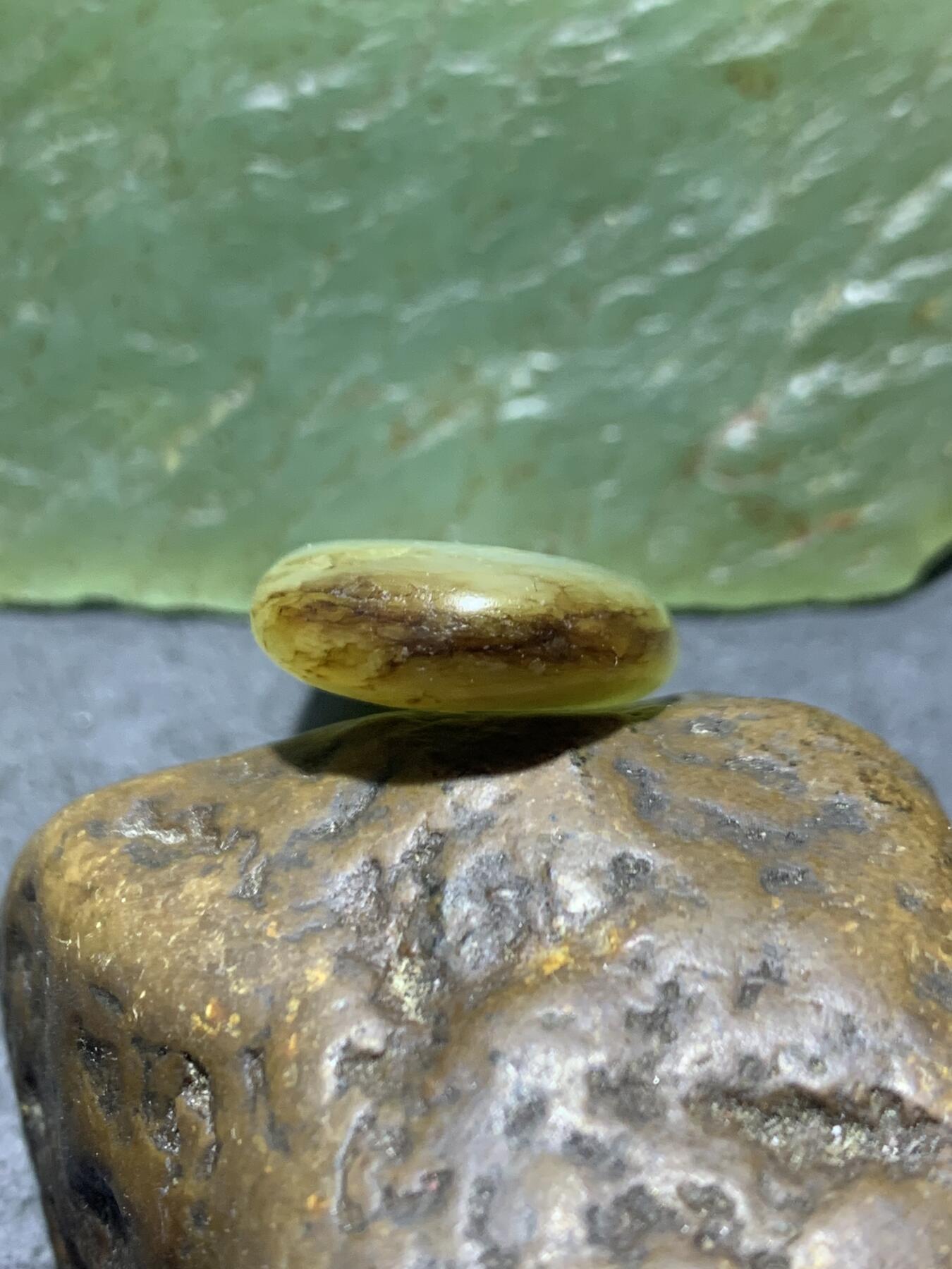 精美和田玉独籽一颗