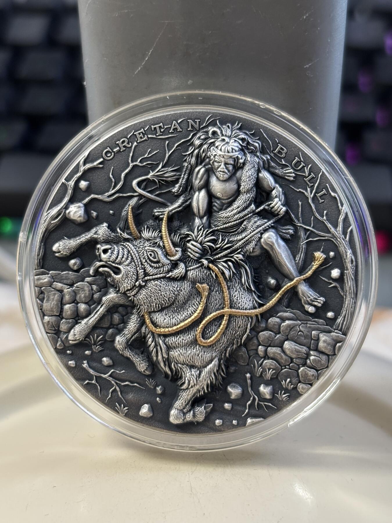 第184期拍卖 纽埃2023年大力神海格力斯驯服克里特公牛仿古银币，999银，发行500枚