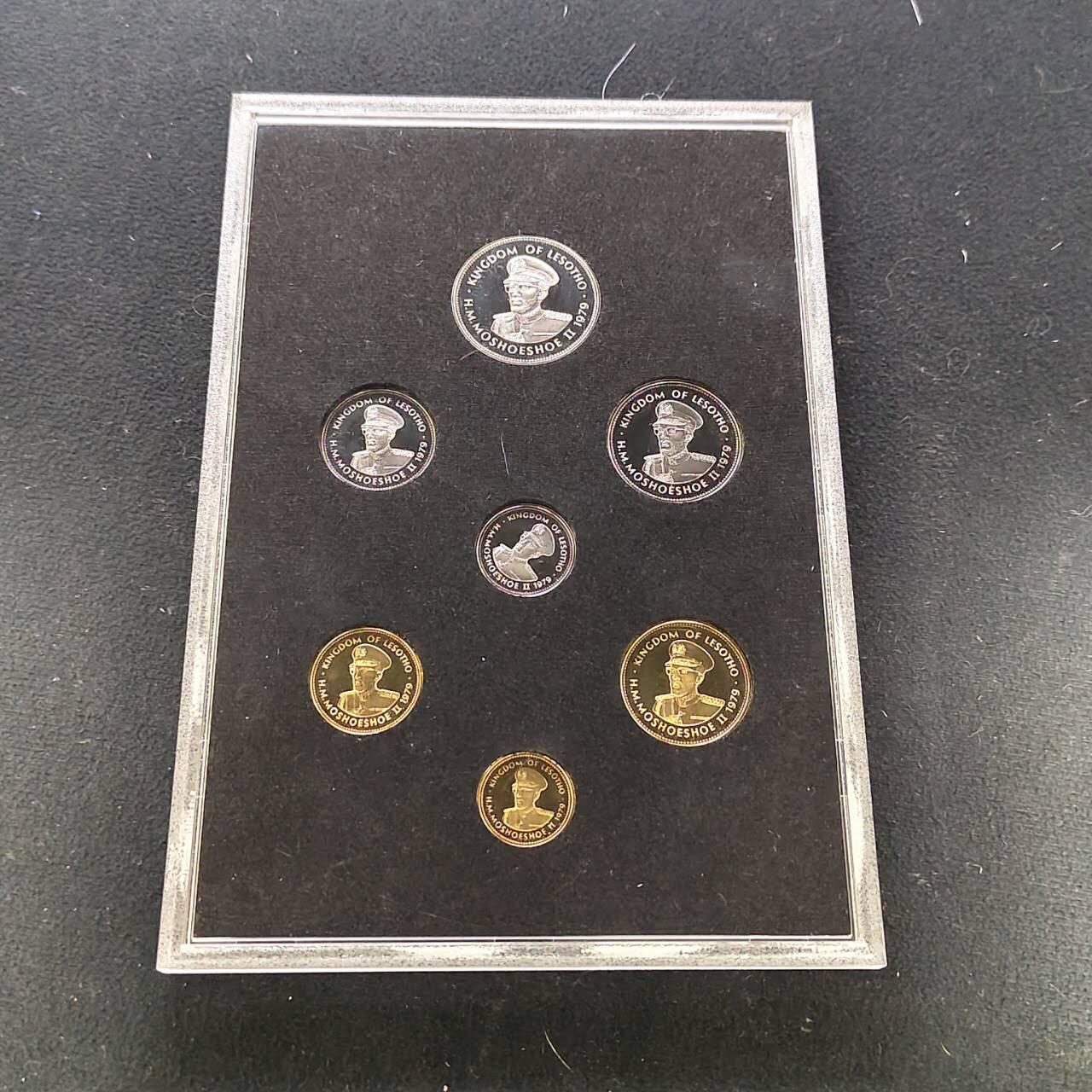 【全场包邮】纯粹捡漏拍485场（免费代拍第22场） 莱索托1979年官方发行皇家厂经典信封装精制套币-PS10