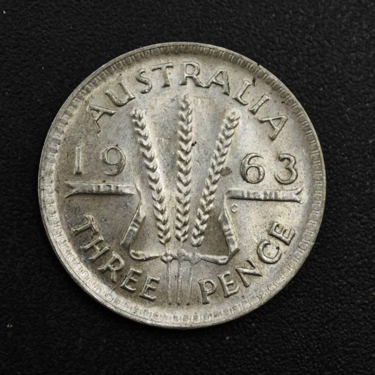 【淘币小摊】实时拍第八百一十三拍   散币场   满百包邮可预留二周 每周一统一发货   澳大利亚1963年伊丽莎白二世3便士银币