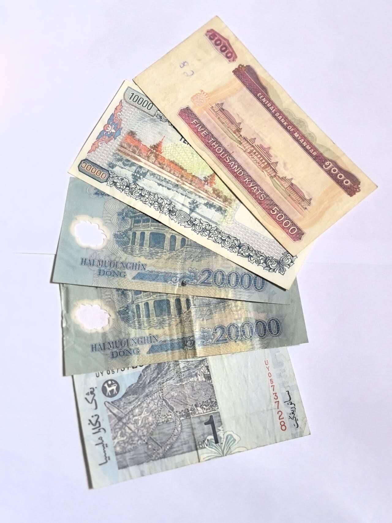 各国外币第100期 无佣金 缅甸越南马来西亚一组5张