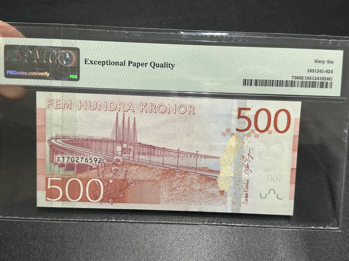 《外钞收藏家》第五百九十期（欧洲强钞、港币、硬通货及丰富裸币大拍场）（本平台长期征集拍品、欢迎藏友们联系合作） 2016年瑞典最新版500克朗 PMG66