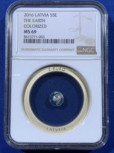 《竞宝斋》第443场 周日，周一，2场连拍 （全场包邮） - NGC PF69UC 拉脱维亚2016年发行的透明陶瓷彩色地球镶嵌纪念银币-5欧（20克，925银，40MM币径，限量5千枚，盒证齐全）荣膺2017年第11届硬币之星原创技术大奖