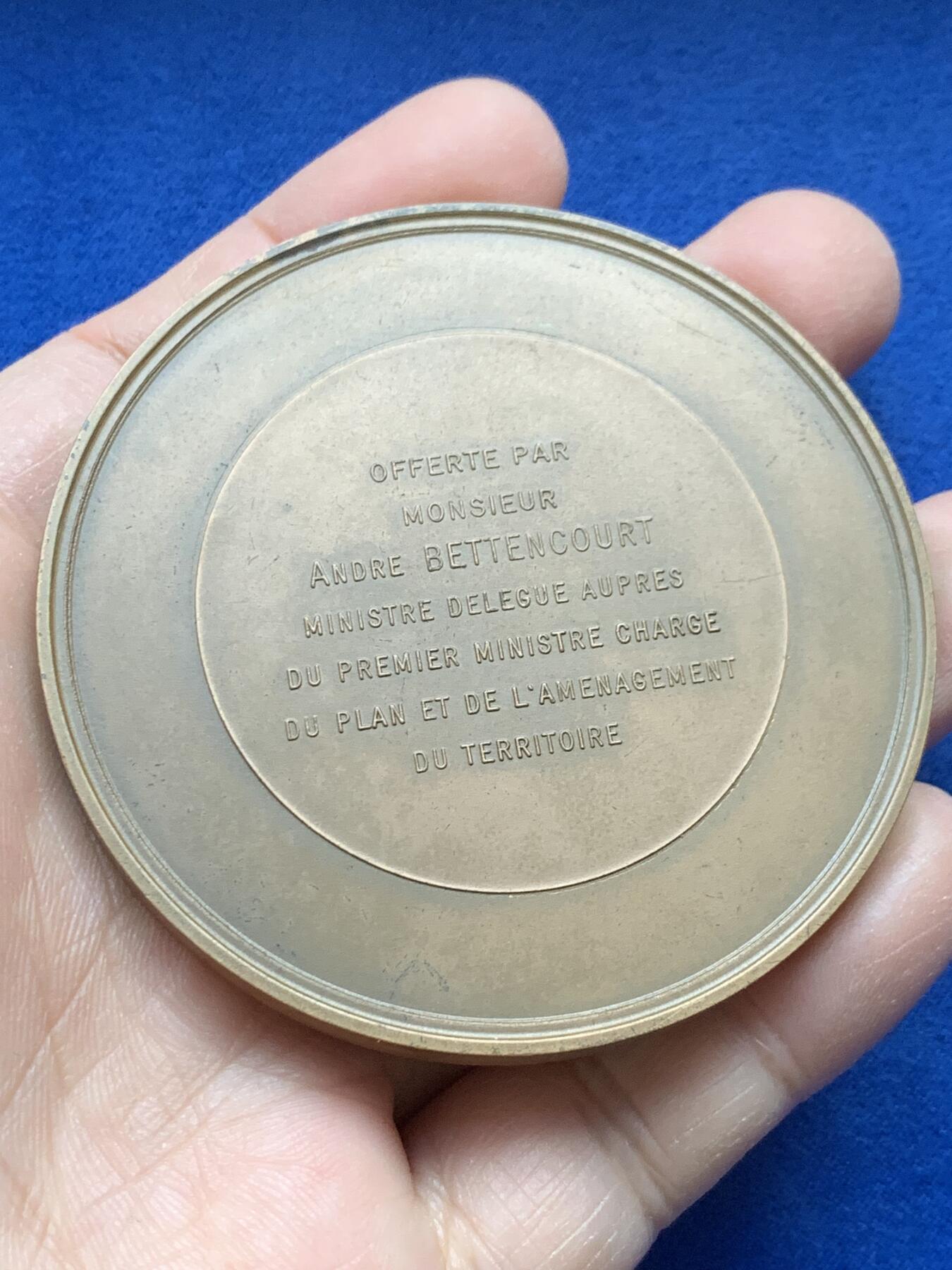 《竞宝斋》第443场 周日，周一，2场连拍 （全场包邮） 法国议会颁发玛丽安娜女神大铜章 136.1克 67.5mm 1971 丰饶角铜标