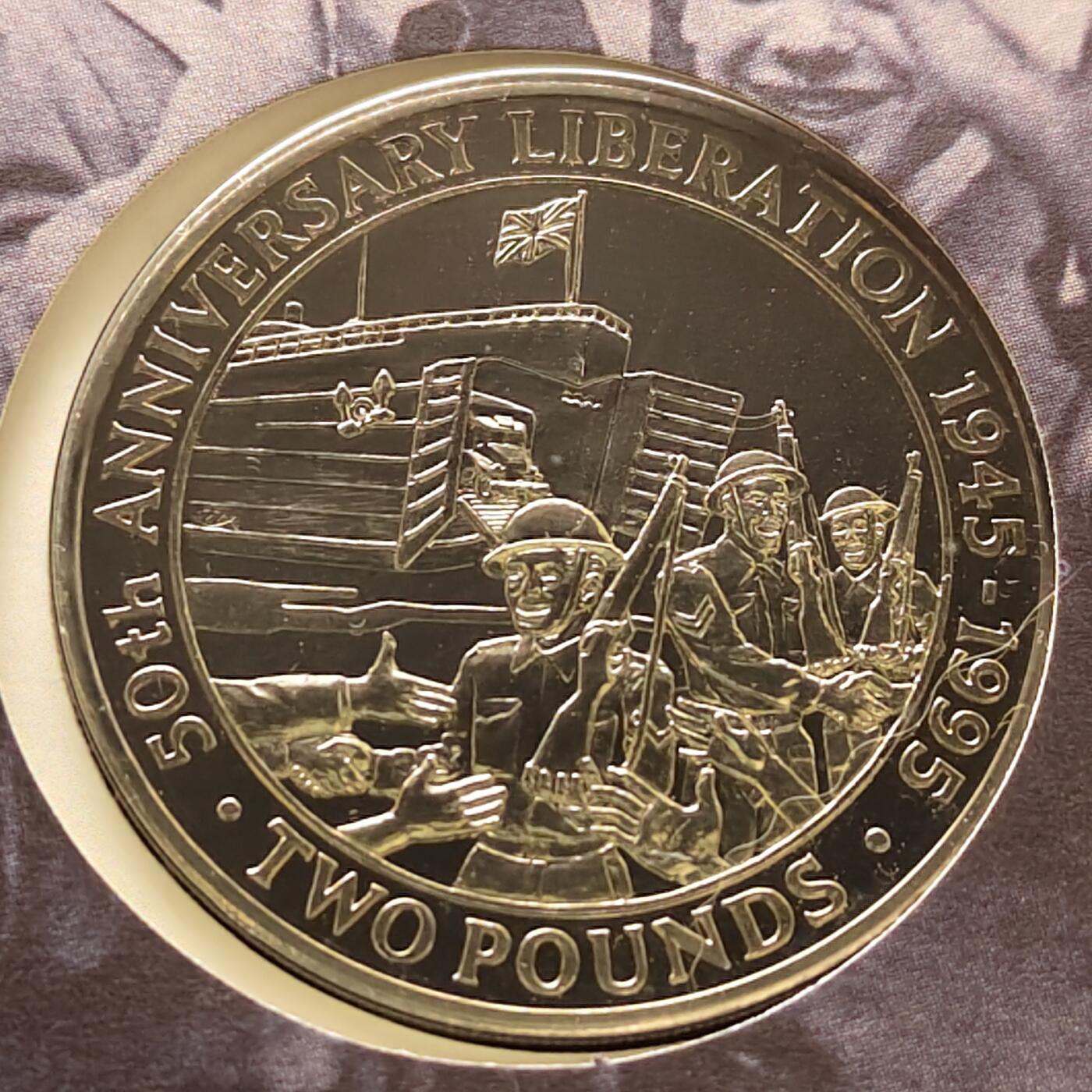 【全场包邮】纯粹捡漏拍482场（免费代拍第19场）-币封+套装+富兰克林（注意佣金） 【邮币封】根西1995年2镑二战胜利50周年克朗型纪念币邮币封